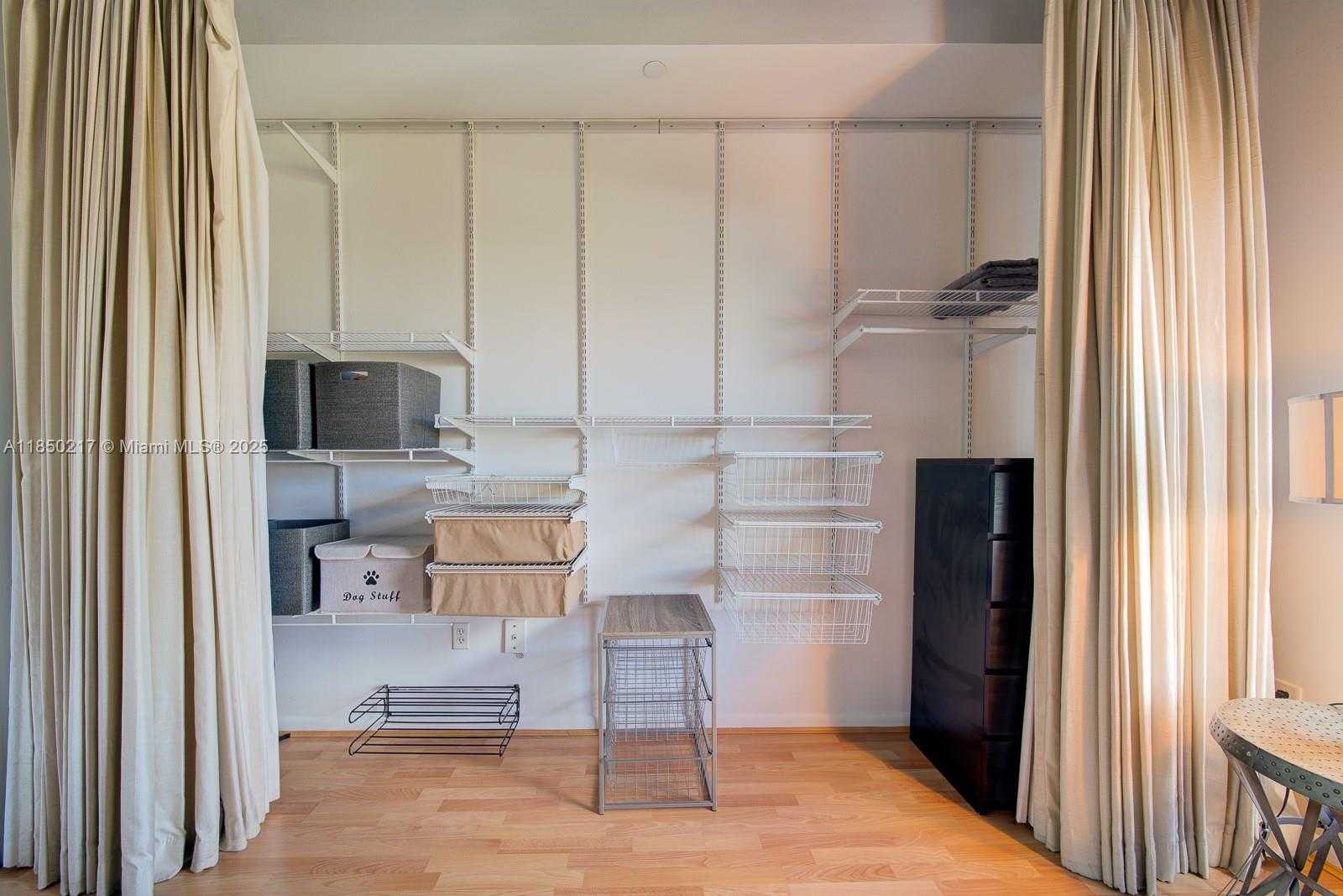 Small Image of 10 SOUTH WEST SOUTH RIVER DR #708, Miami Number 10