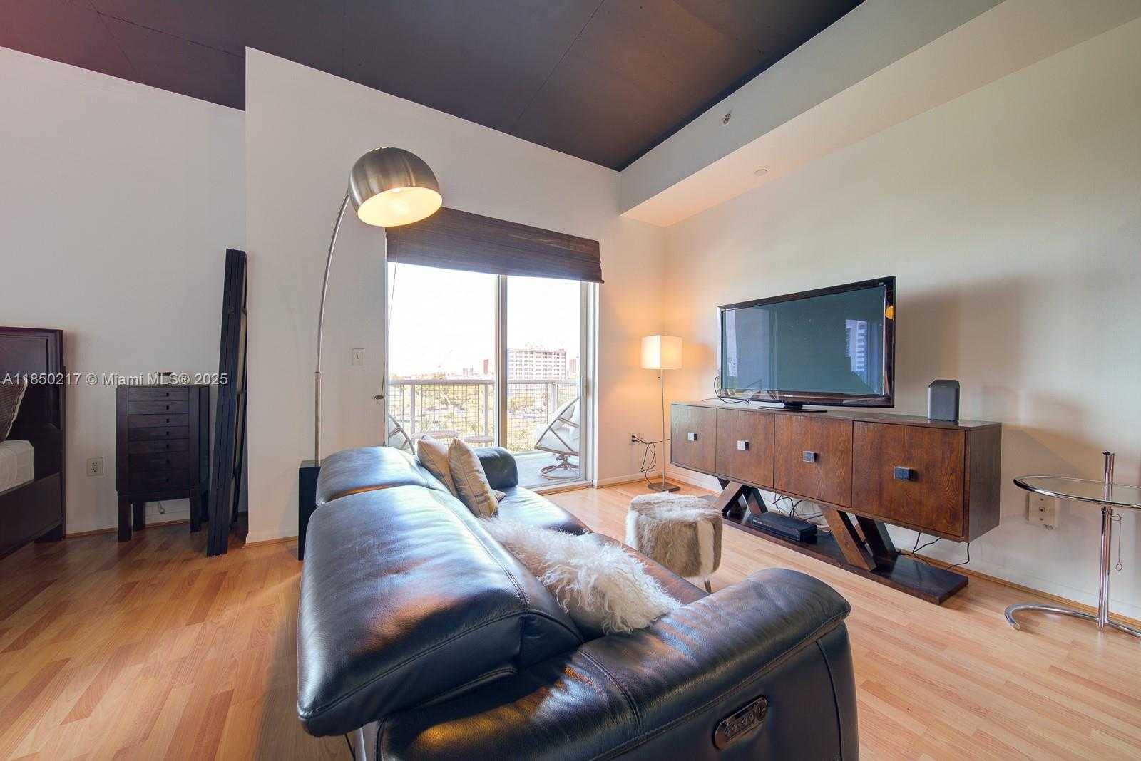 Small Image of 10 SOUTH WEST SOUTH RIVER DR #708, Miami Number 12