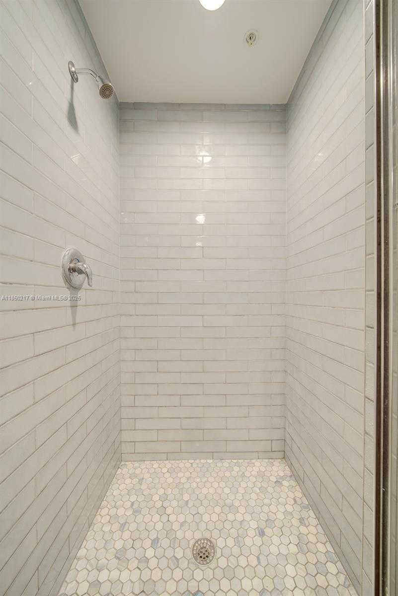 Small Image of 10 SOUTH WEST SOUTH RIVER DR #708, Miami Number 17