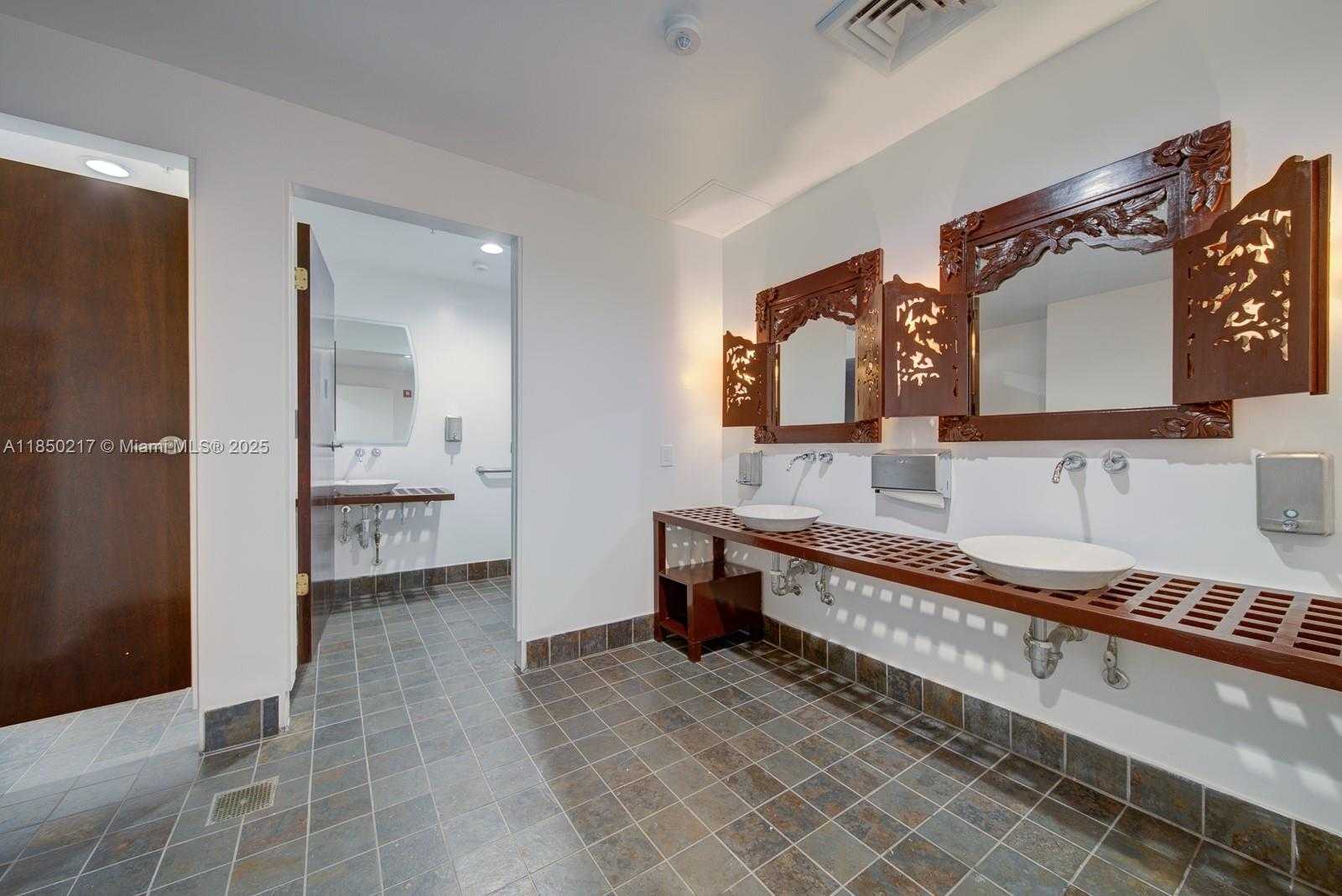 Small Image of 10 SOUTH WEST SOUTH RIVER DR #708, Miami Number 19