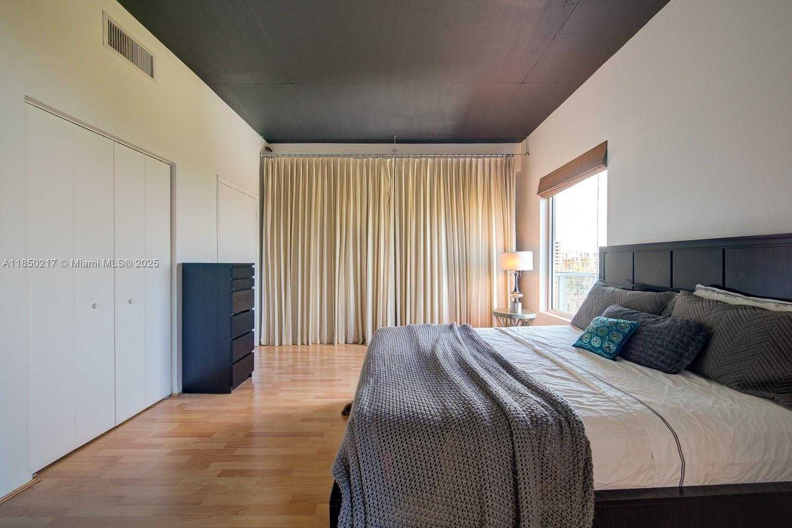 Small Image of 10 SOUTH WEST SOUTH RIVER DR #708, Miami Number 20