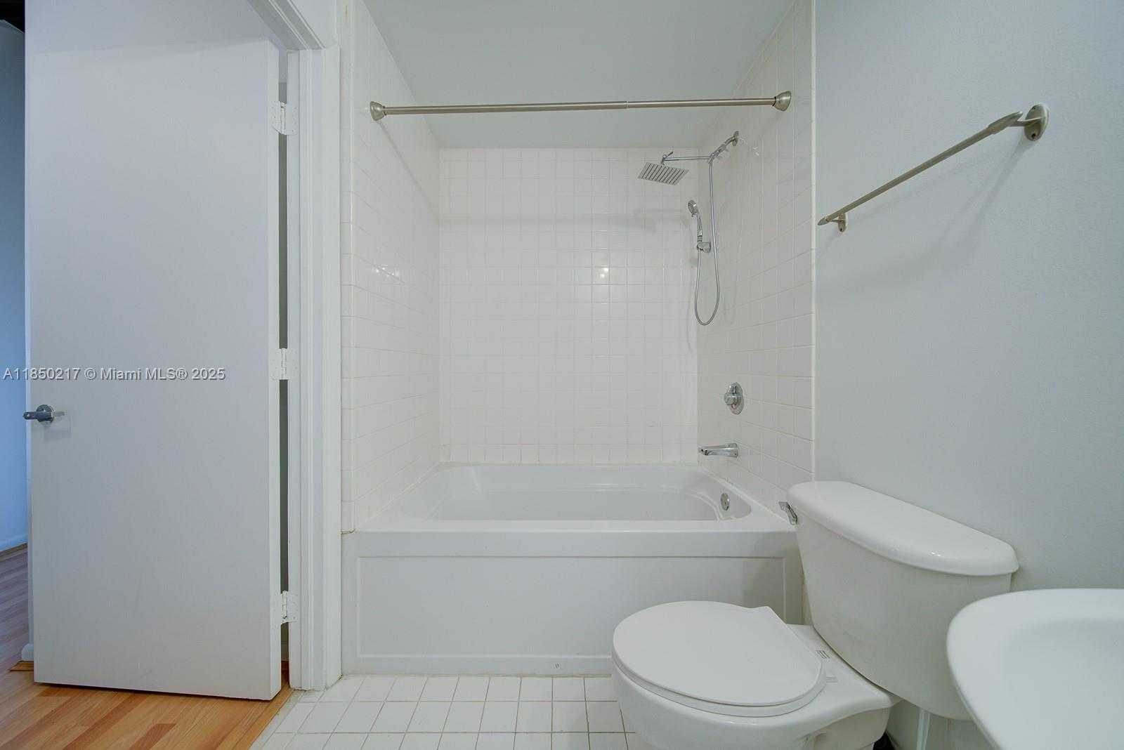 Small Image of 10 SOUTH WEST SOUTH RIVER DR #708, Miami Number 22