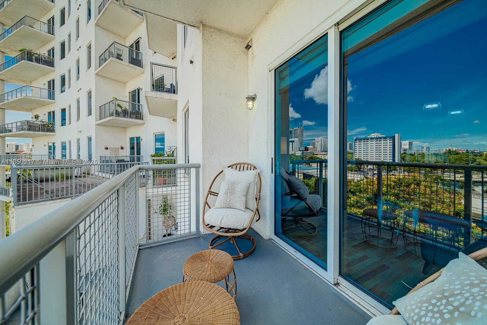 Small Image of 10 SOUTH WEST SOUTH RIVER DR #708, Miami Number 25