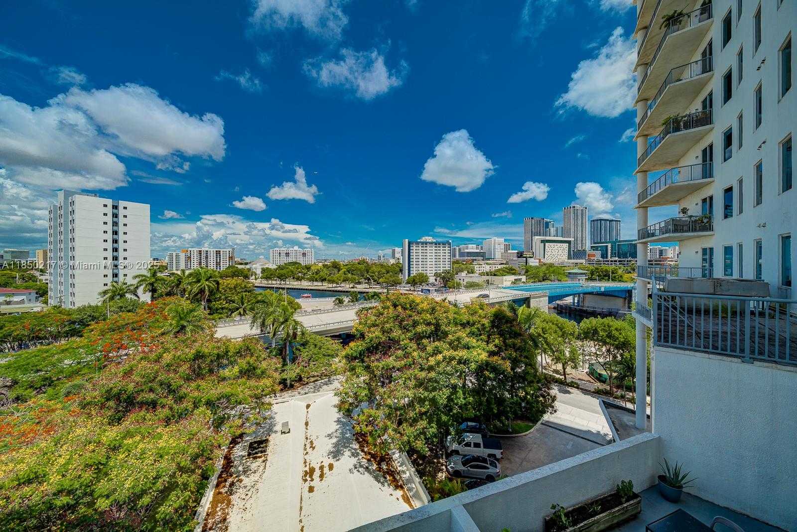 Small Image of 10 SOUTH WEST SOUTH RIVER DR #708, Miami Number 27