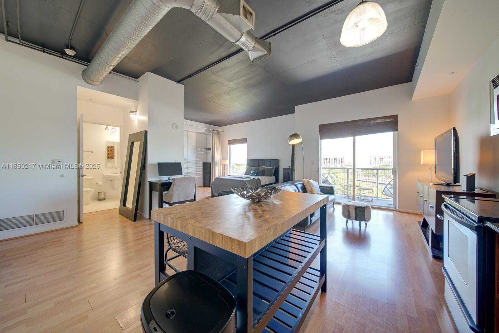 Small Image of 10 SOUTH WEST SOUTH RIVER DR #708, Miami Number 5