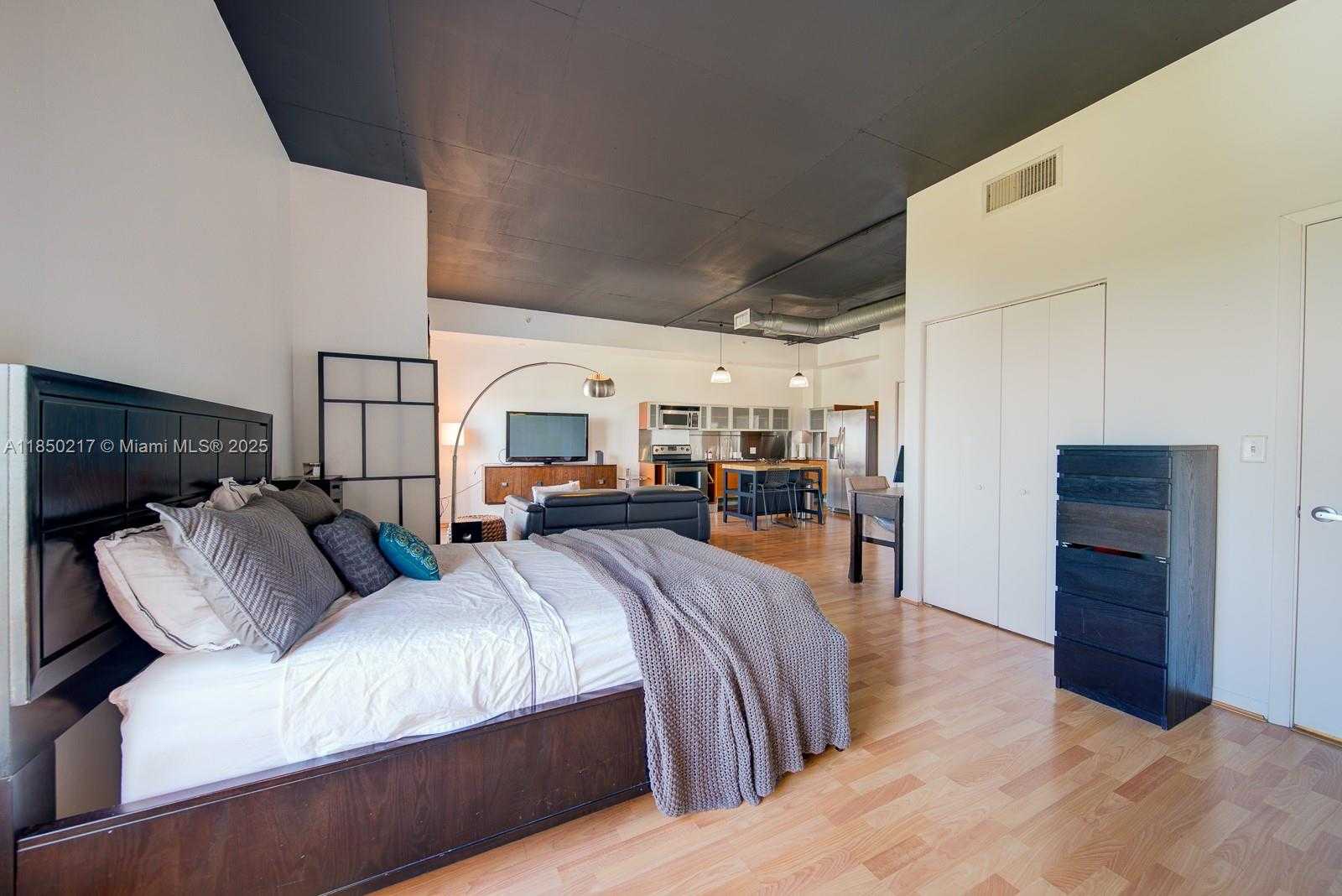 Small Image of 10 SOUTH WEST SOUTH RIVER DR #708, Miami Number 9