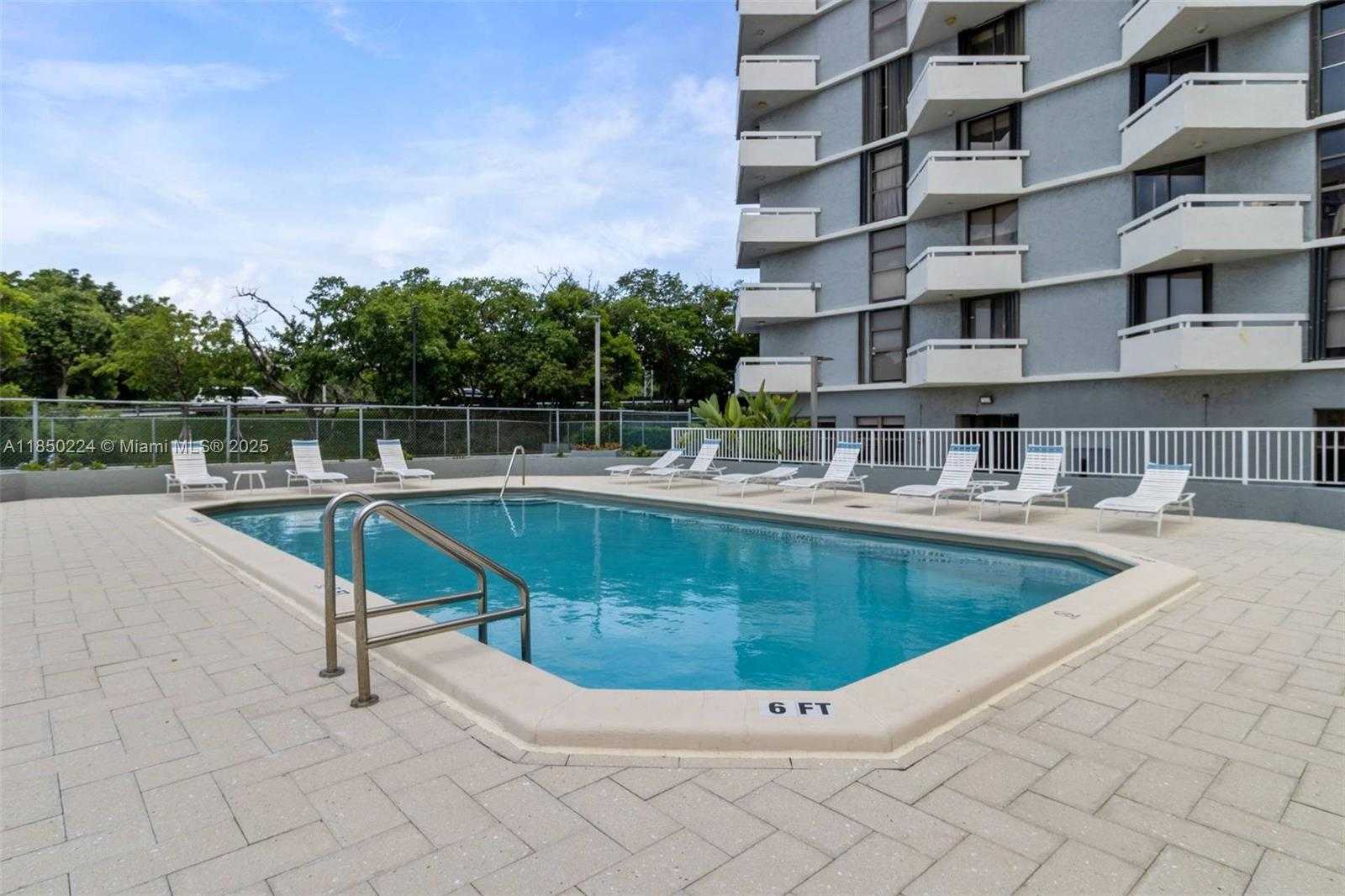 Small Image of 2501 BRICKELL AVE #307, Miami Number 10