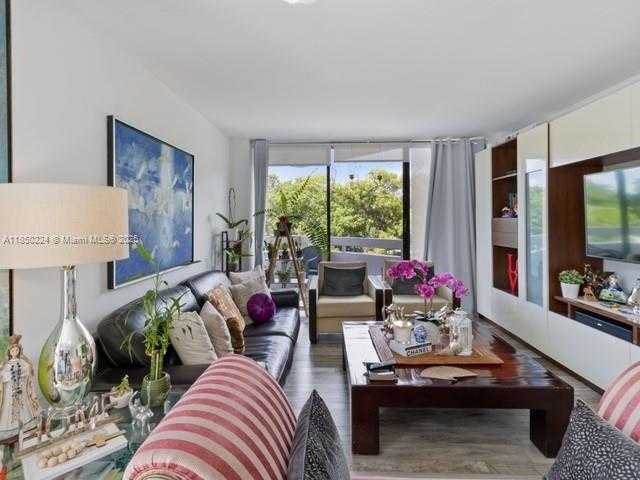 Small Image of 2501 BRICKELL AVE #307, Miami Number 2