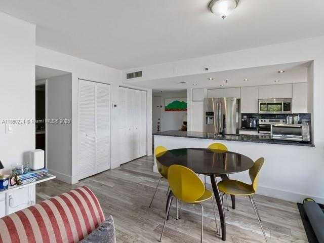 Small Image of 2501 BRICKELL AVE #307, Miami Number 5
