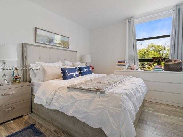 Small Image of 2501 BRICKELL AVE #307, Miami Number 7