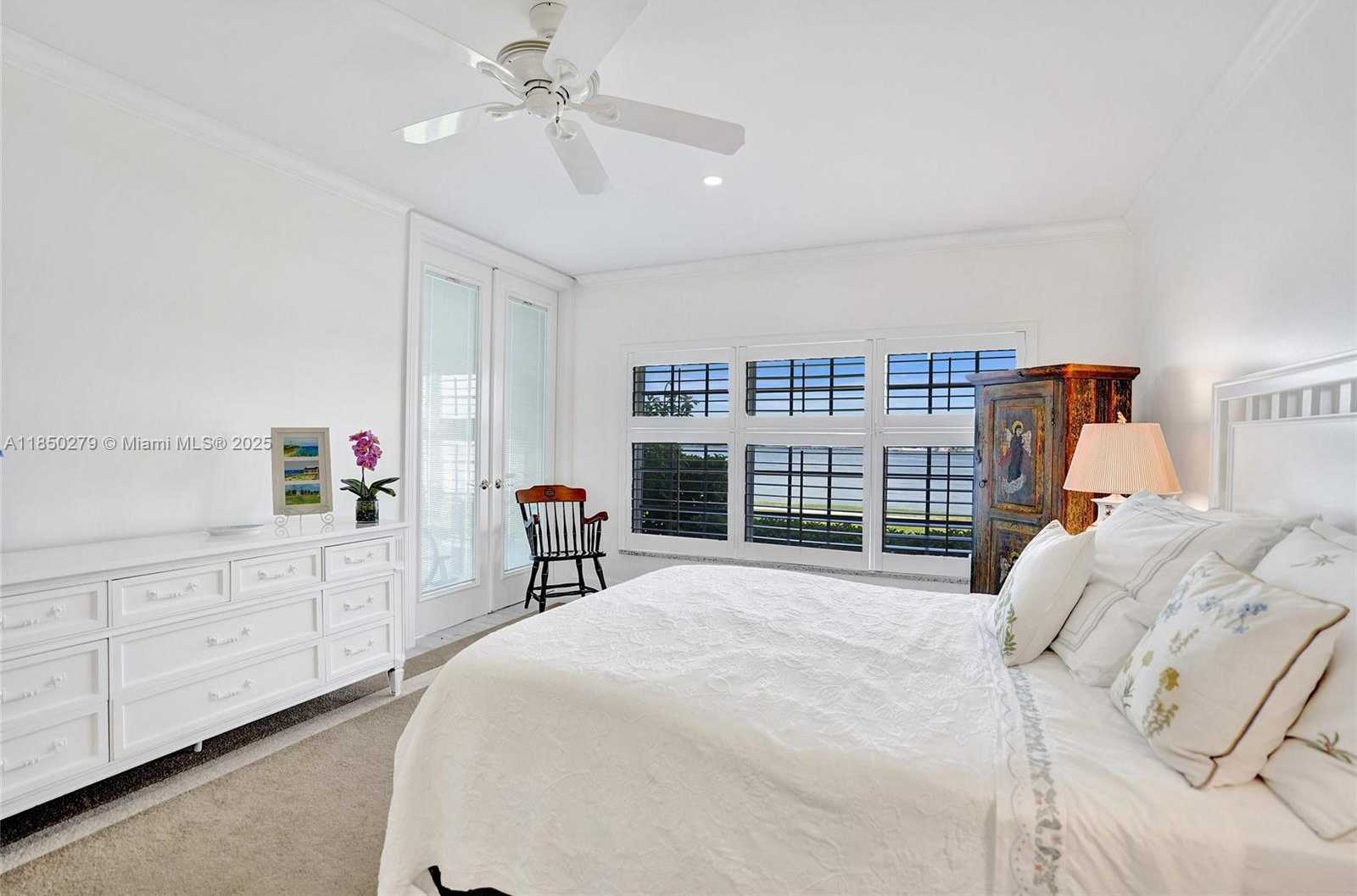 Small Image of 2160 IBIS ISLE RD #0030, Palm Beach Number 18