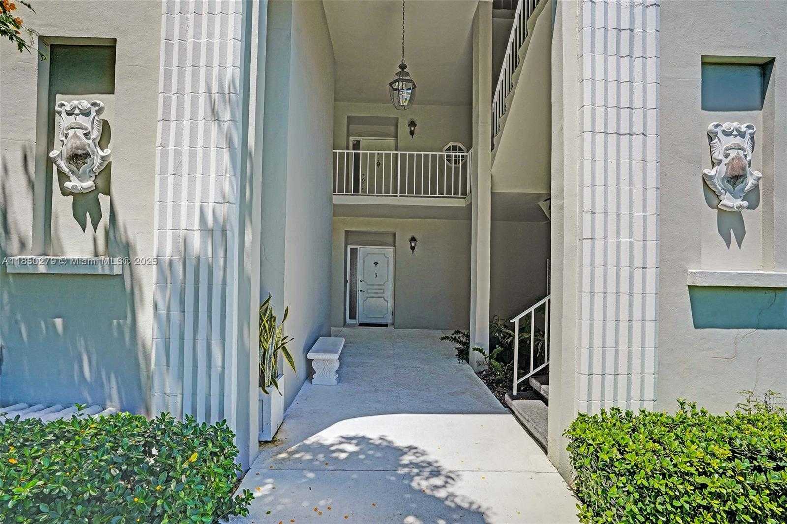 Small Image of 2160 IBIS ISLE RD #0030, Palm Beach Number 2