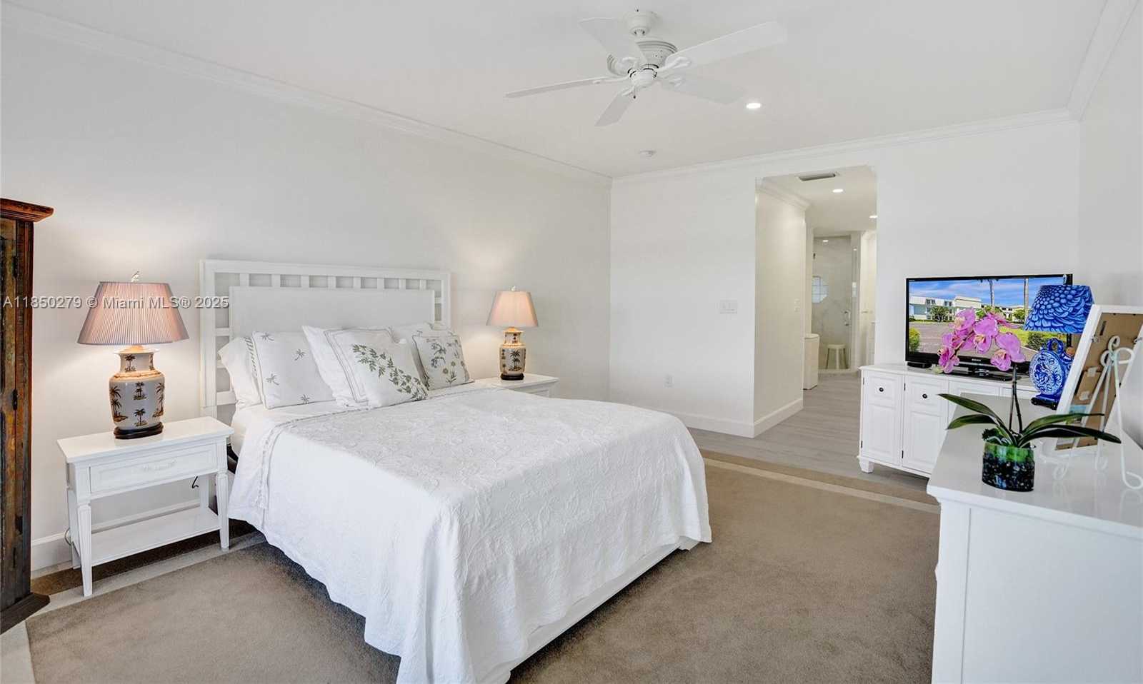 Small Image of 2160 IBIS ISLE RD #0030, Palm Beach Number 20