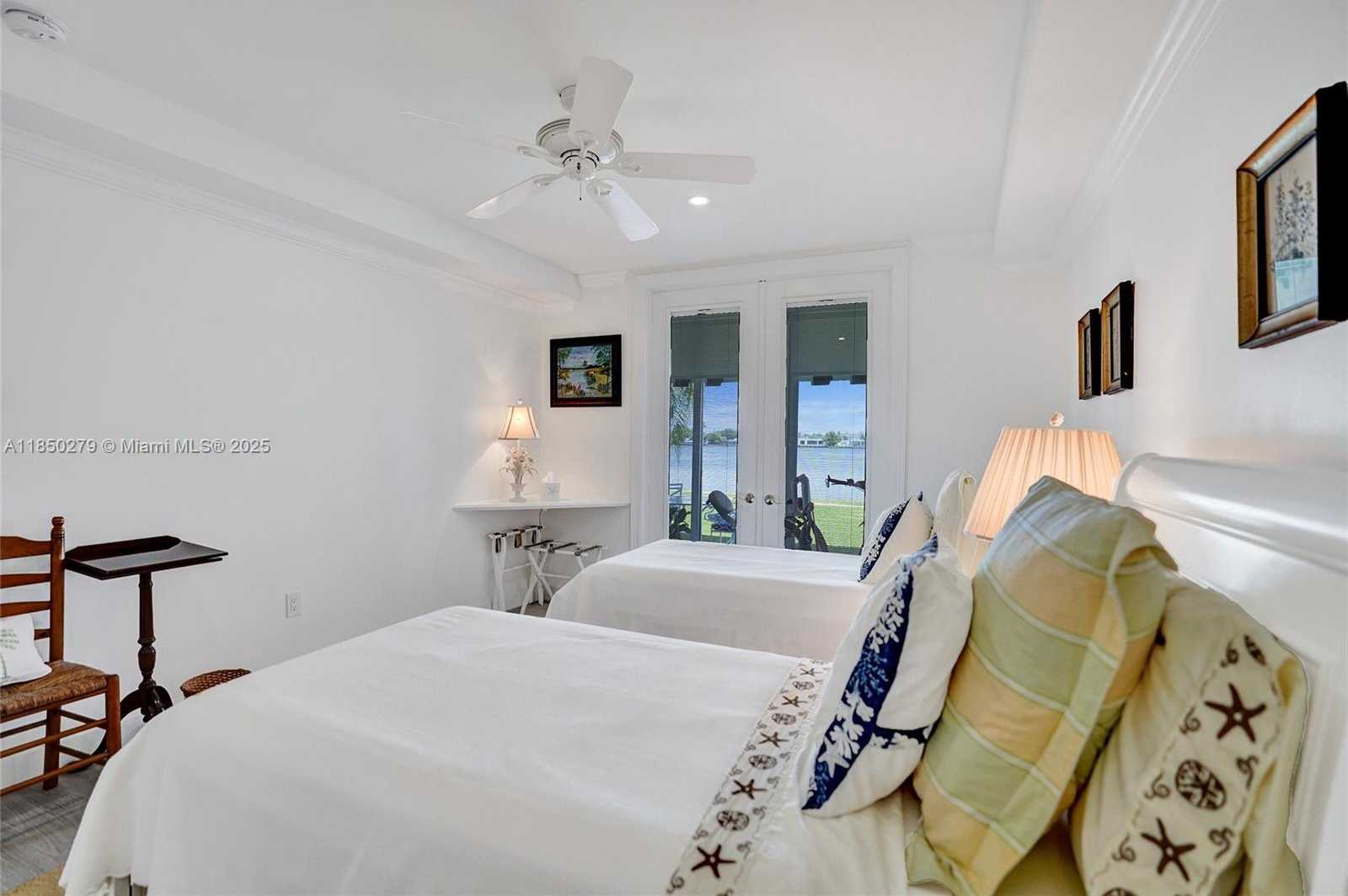Small Image of 2160 IBIS ISLE RD #0030, Palm Beach Number 24
