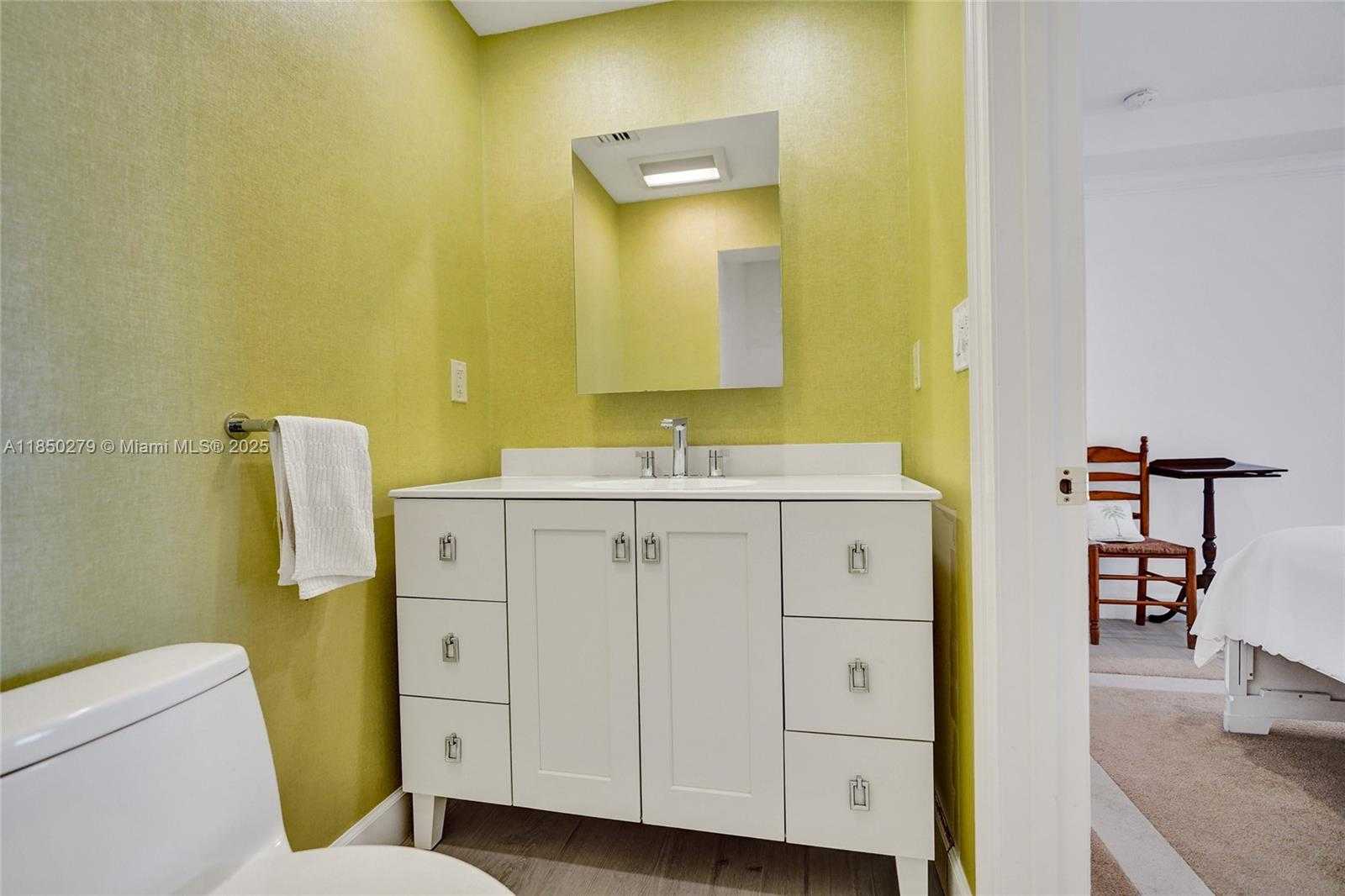 Small Image of 2160 IBIS ISLE RD #0030, Palm Beach Number 28