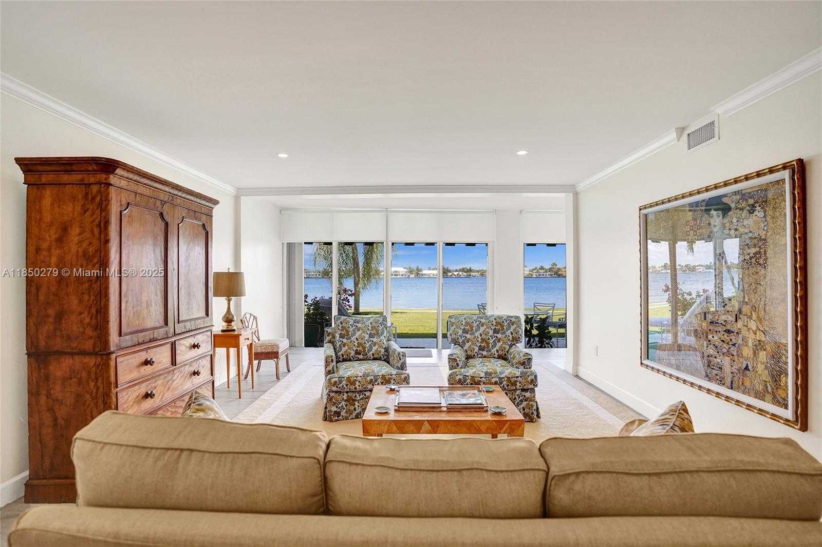 Small Image of 2160 IBIS ISLE RD #0030, Palm Beach Number 38