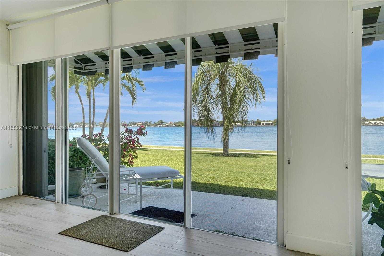 Small Image of 2160 IBIS ISLE RD #0030, Palm Beach Number 47