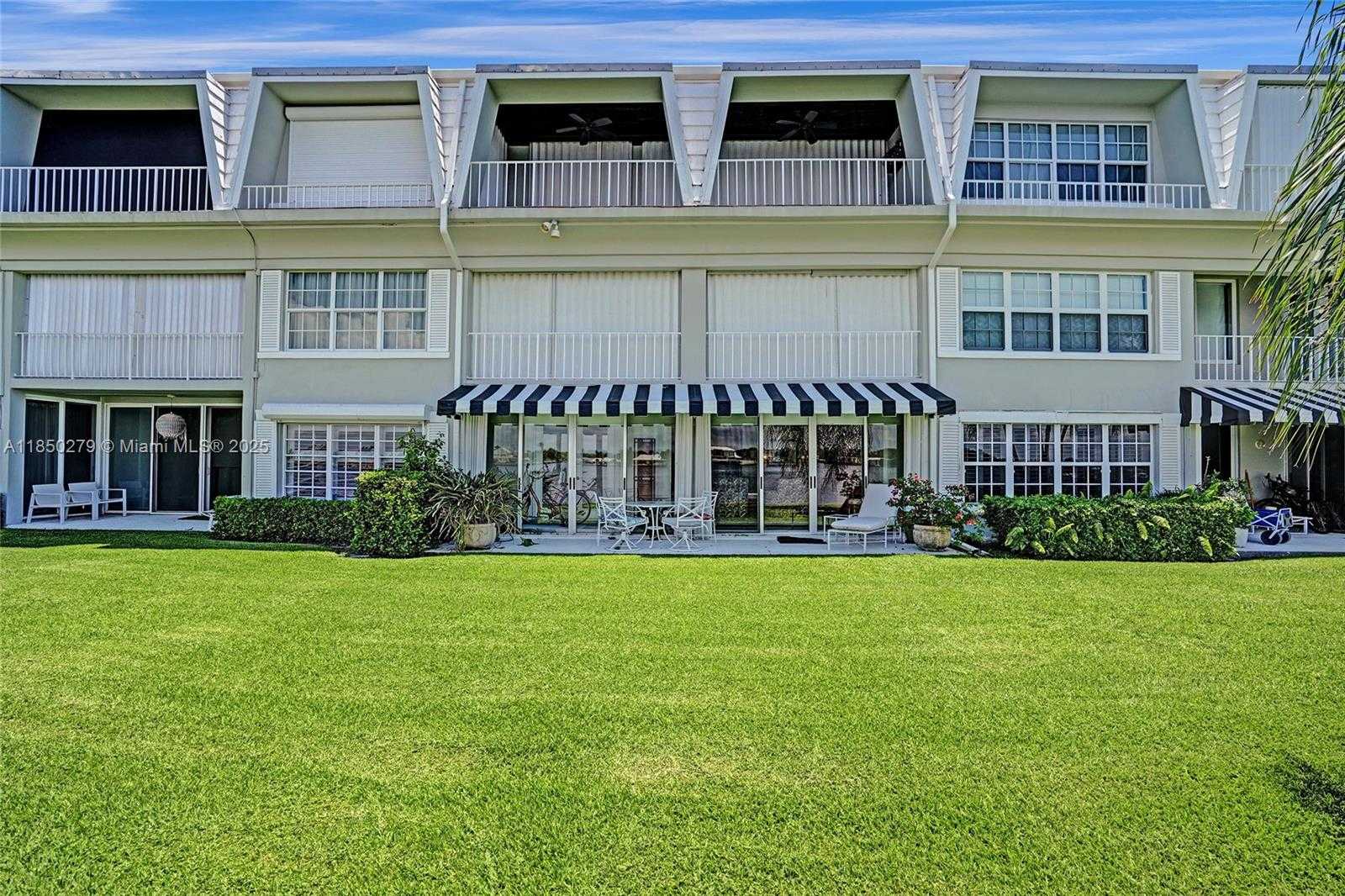 Small Image of 2160 IBIS ISLE RD #0030, Palm Beach Number 57