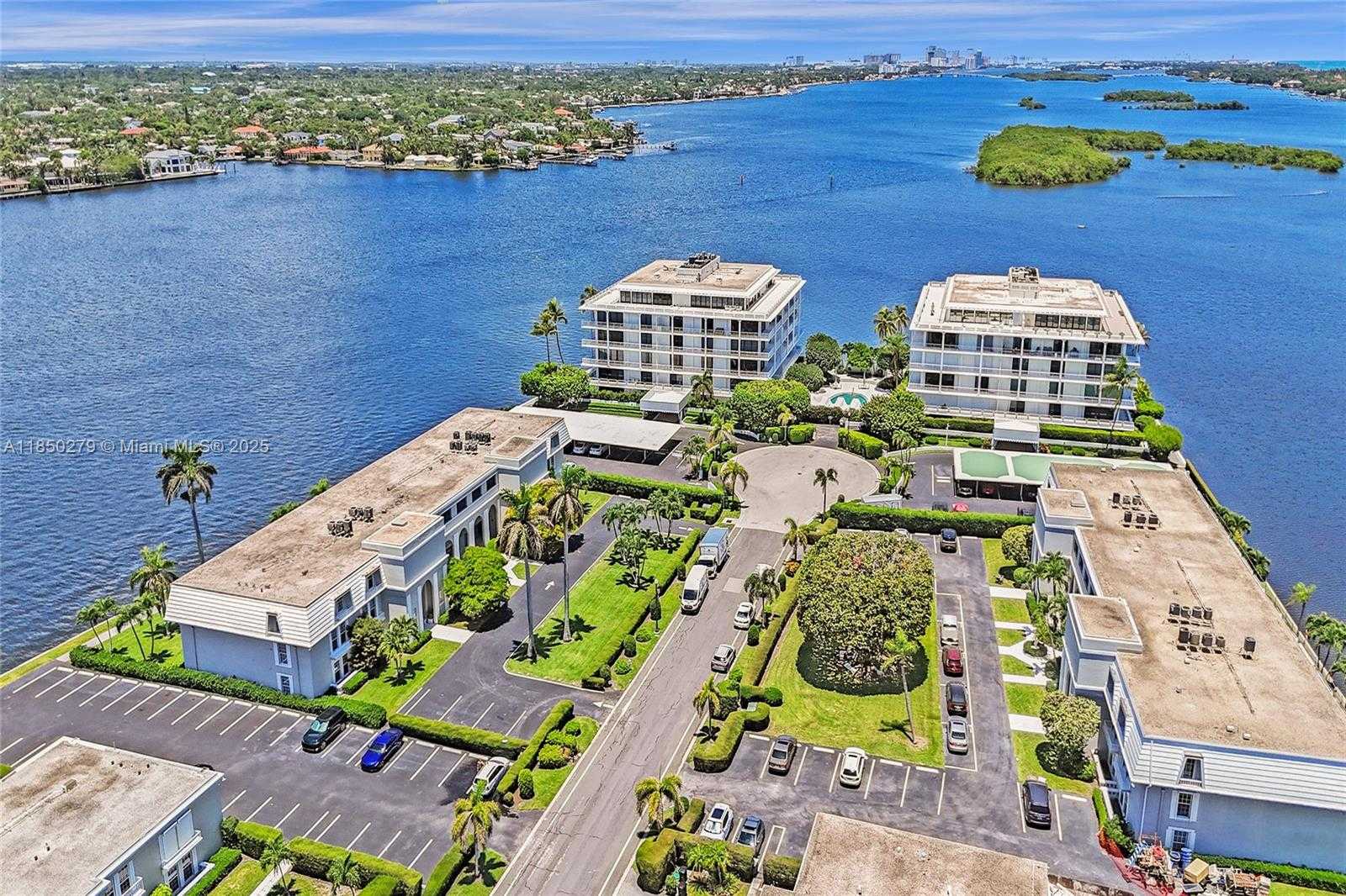Small Image of 2160 IBIS ISLE RD #0030, Palm Beach Number 62