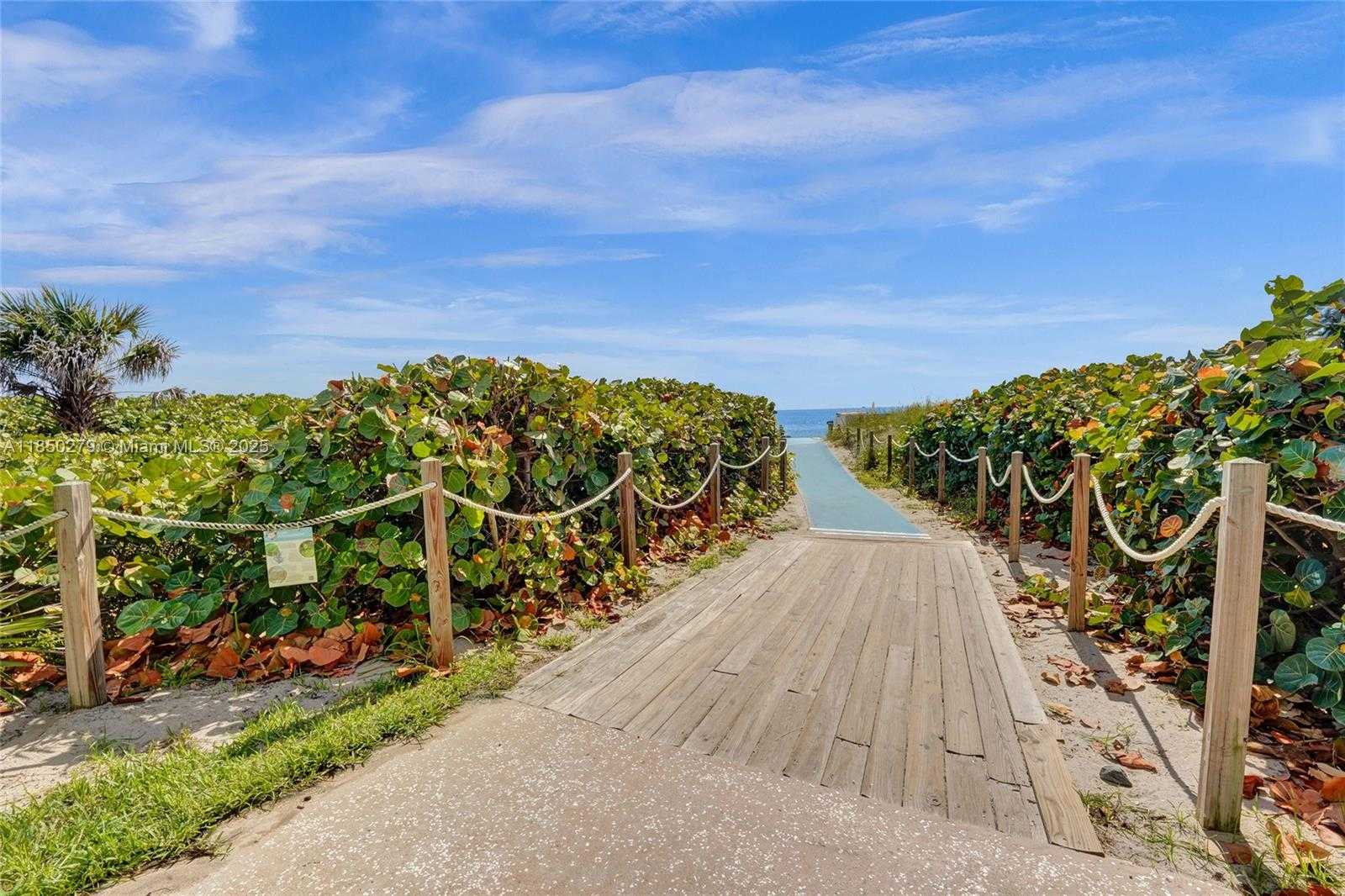 Small Image of 2160 IBIS ISLE RD #0030, Palm Beach Number 66