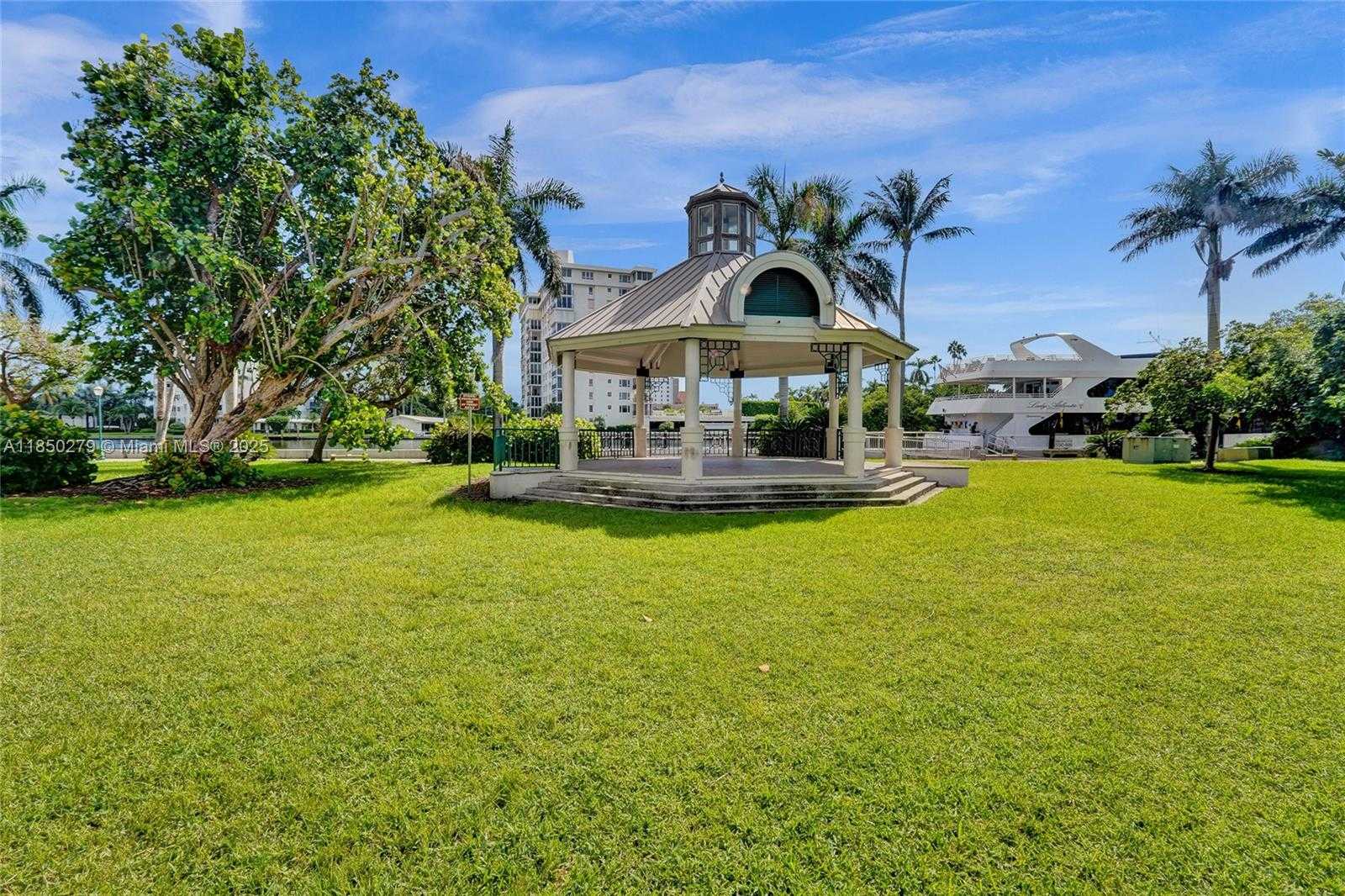 Small Image of 2160 IBIS ISLE RD #0030, Palm Beach Number 67