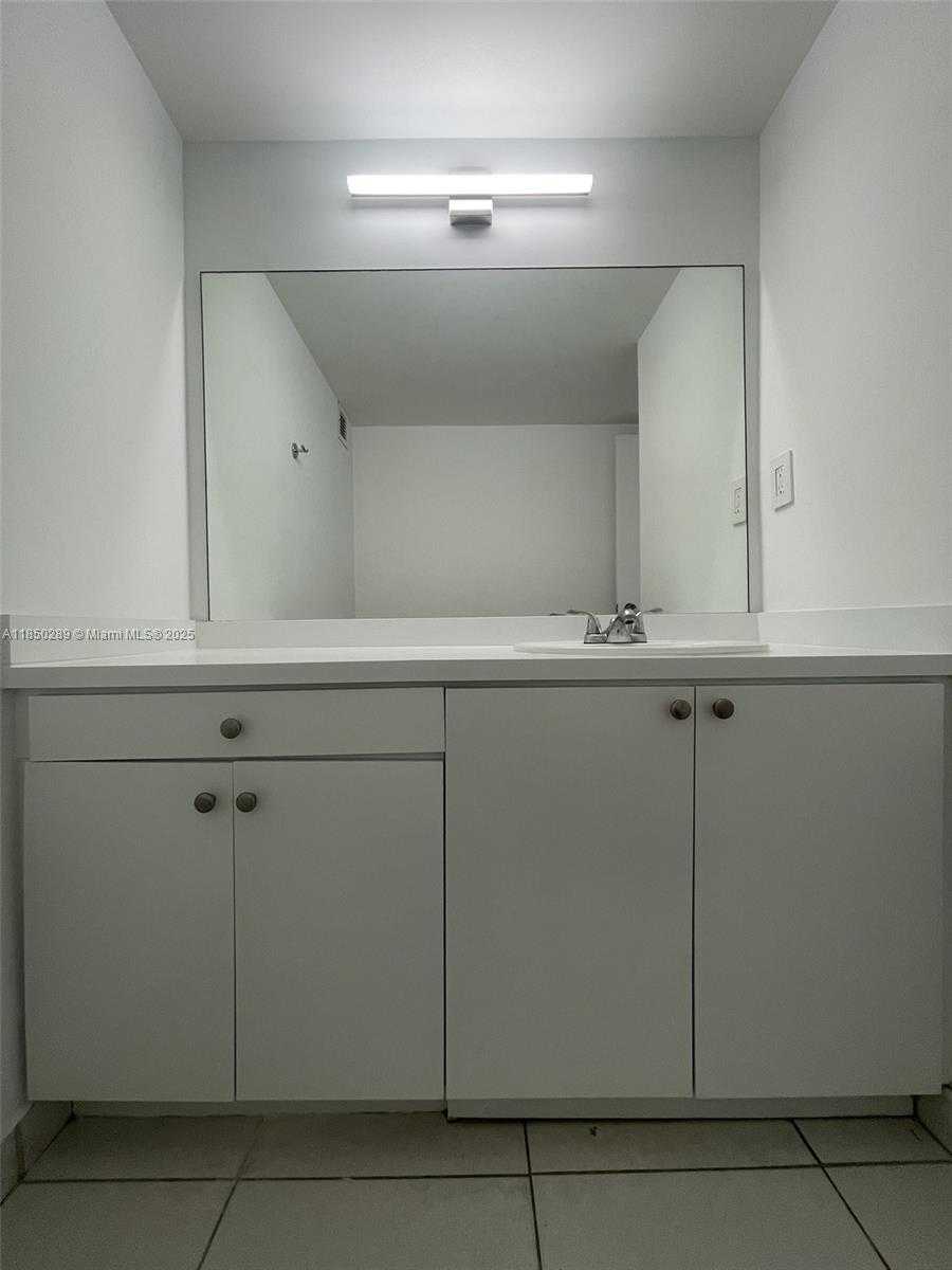 Small Image of 500 THREE ISLANDS BLVD #M16, Hallandale Beach Number 15