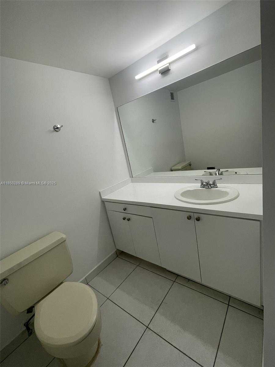 Small Image of 500 THREE ISLANDS BLVD #M16, Hallandale Beach Number 19