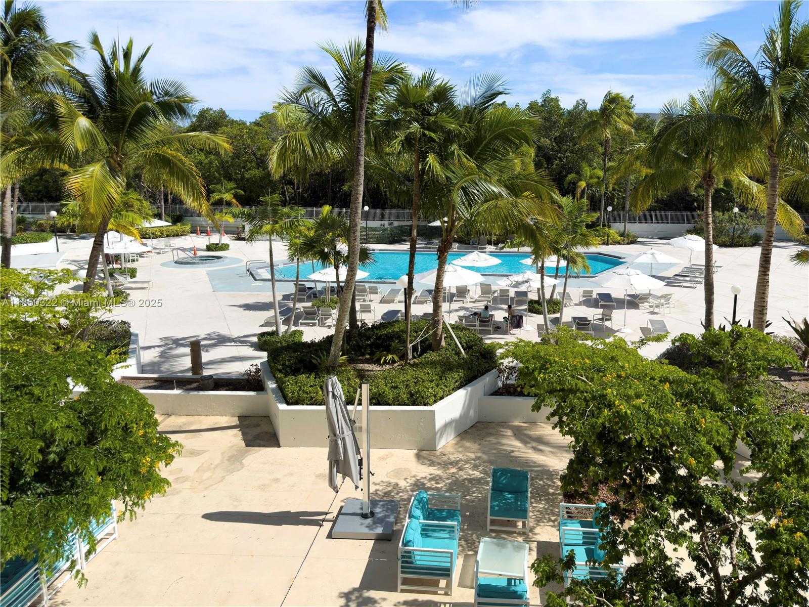 Small Image of 100 BAYVIEW DR #224, Sunny Isles Beach Number 3