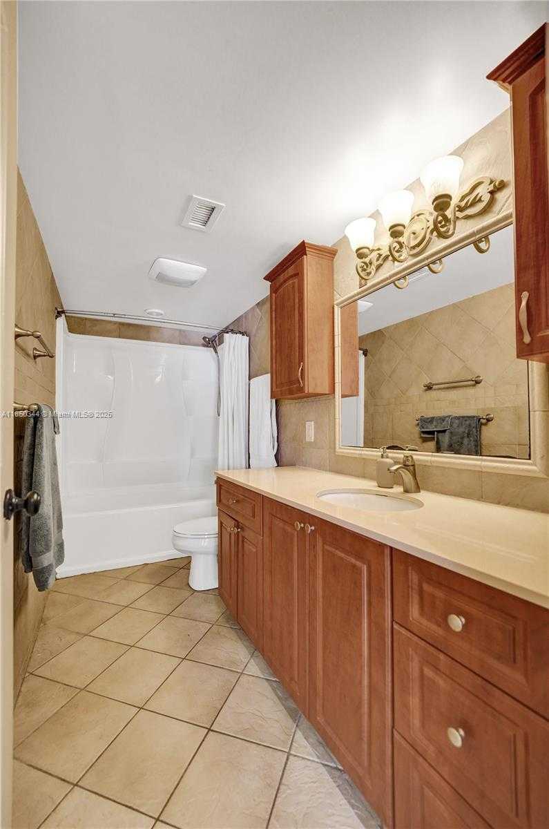 Small Image of 1701 SOUTH OCEAN DR #105, Hollywood Number 27
