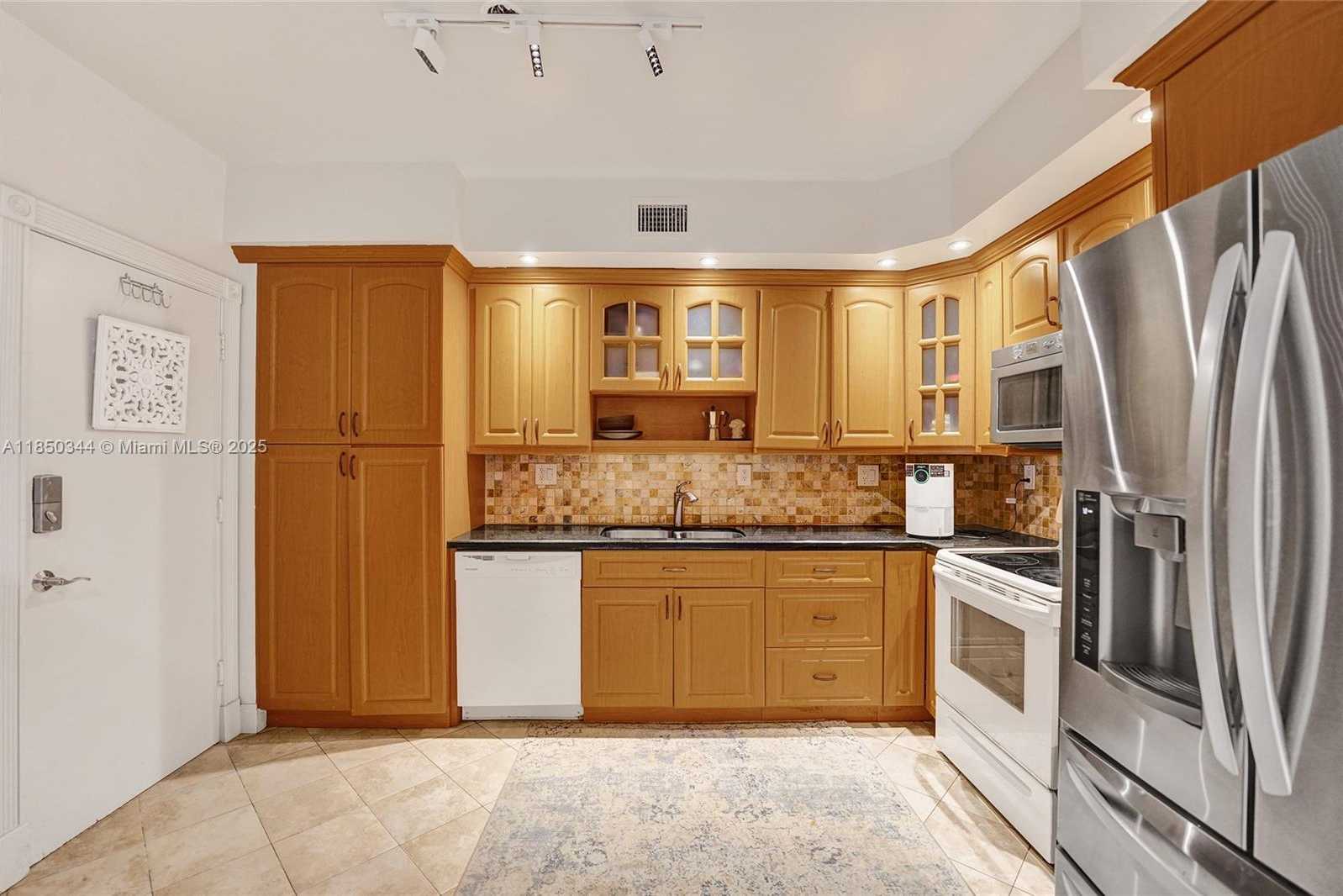 Small Image of 1701 SOUTH OCEAN DR #105, Hollywood Number 4