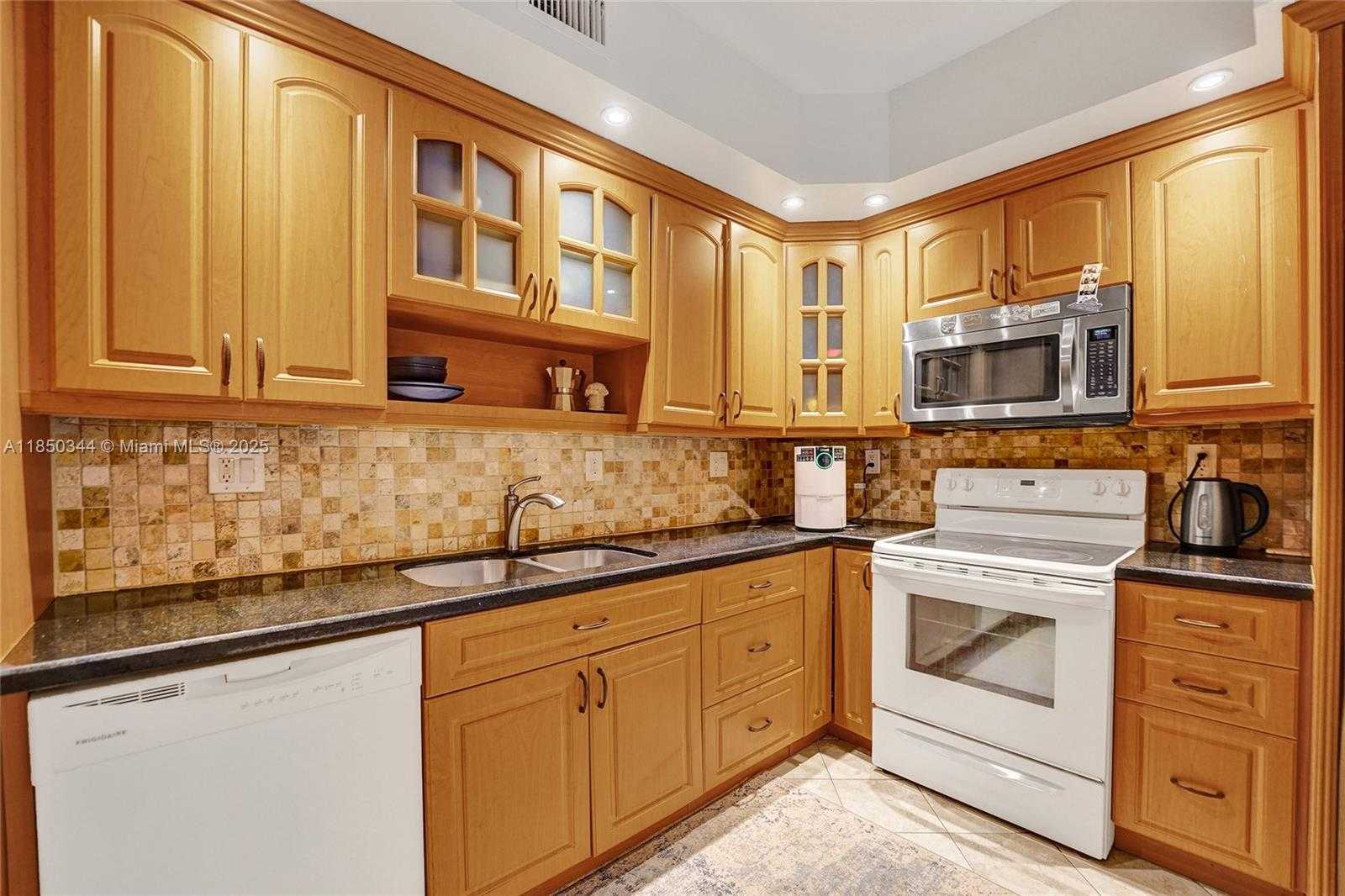 Small Image of 1701 SOUTH OCEAN DR #105, Hollywood Number 6