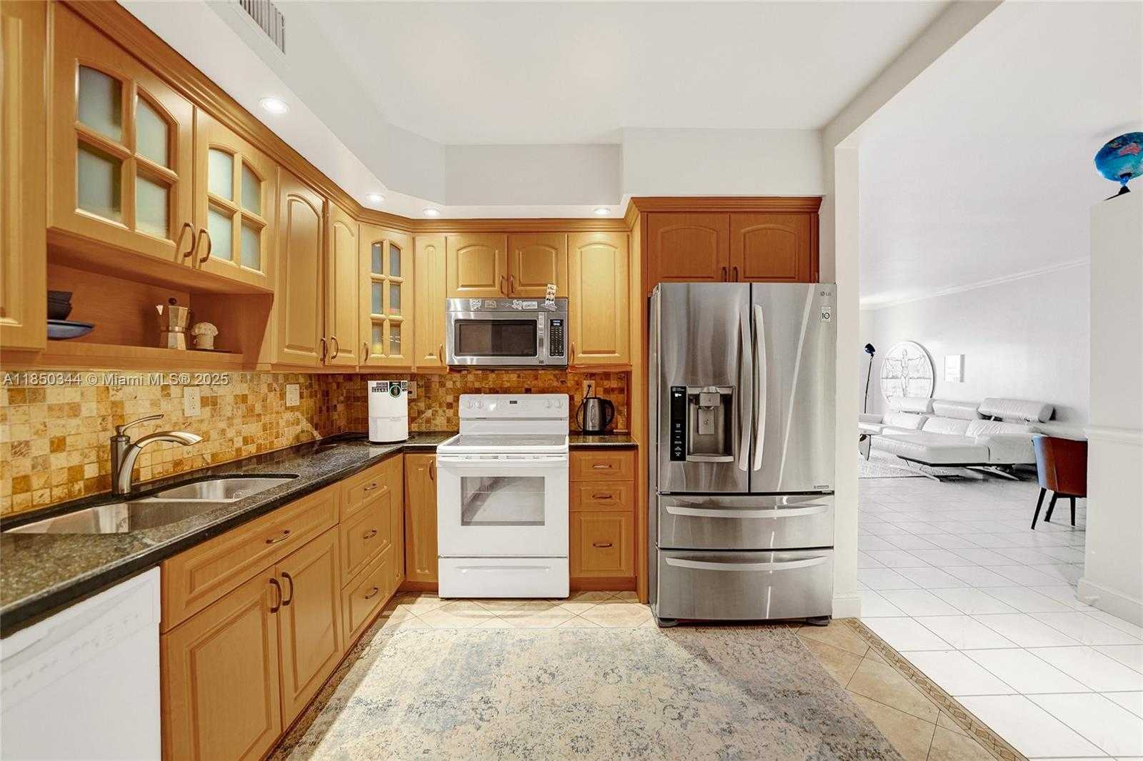Small Image of 1701 SOUTH OCEAN DR #105, Hollywood Number 7