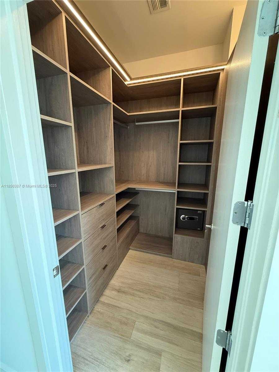 Small Image of 1160 98TH ST #1160, Bay Harbor Islands Number 29