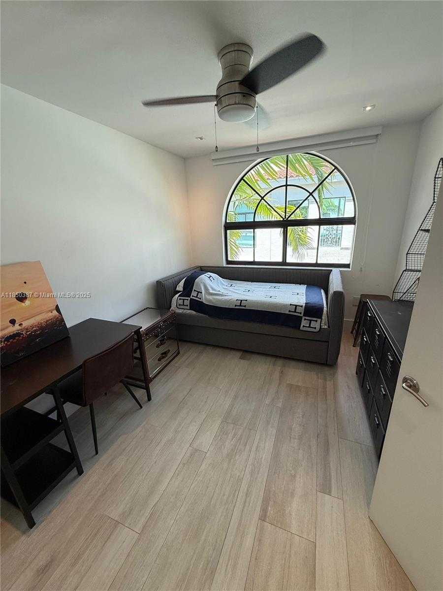 Small Image of 1160 98TH ST #1160, Bay Harbor Islands Number 34