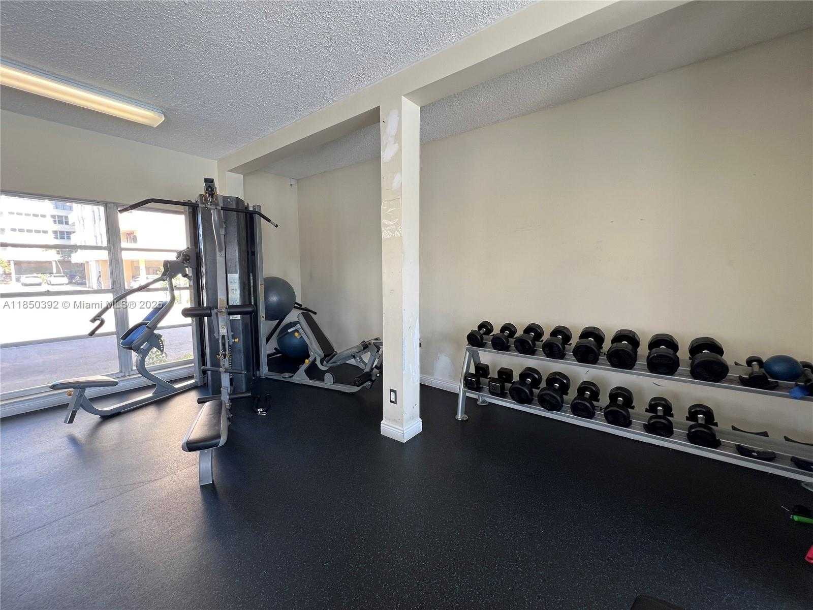 Small Image of 1833 SOUTH OCEAN DR #1109, Hallandale Beach Number 29