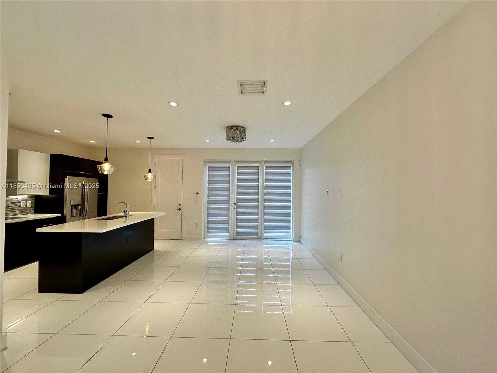 Small Image of 10362 NORTH WEST 66TH ST, Doral Number 19