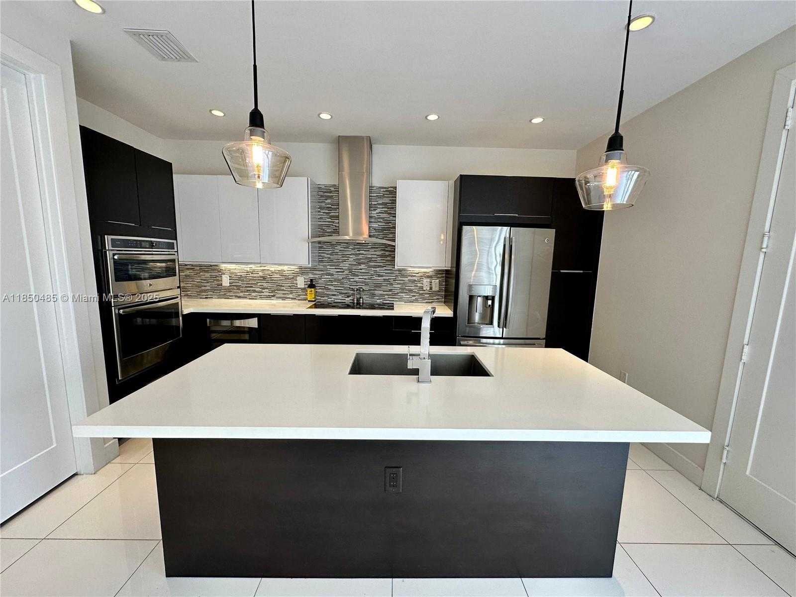 Small Image of 10362 NORTH WEST 66TH ST, Doral Number 21