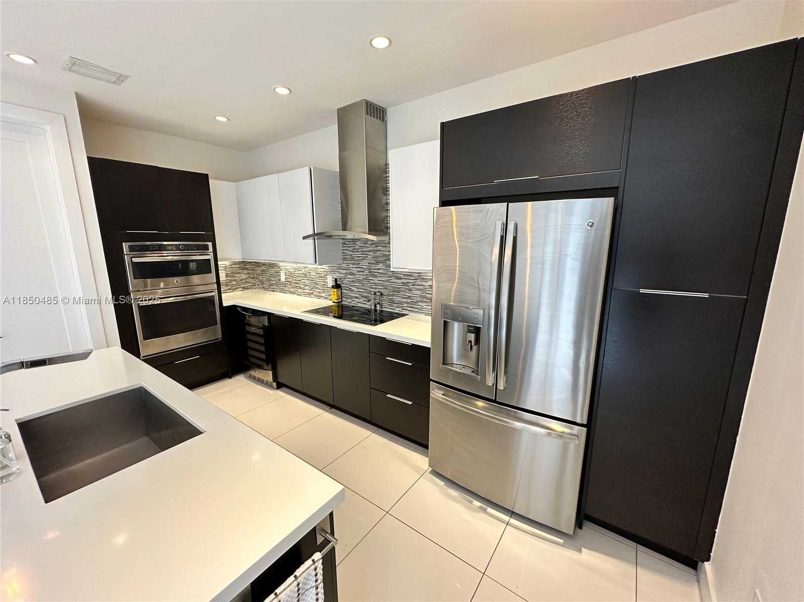 Small Image of 10362 NORTH WEST 66TH ST, Doral Number 25
