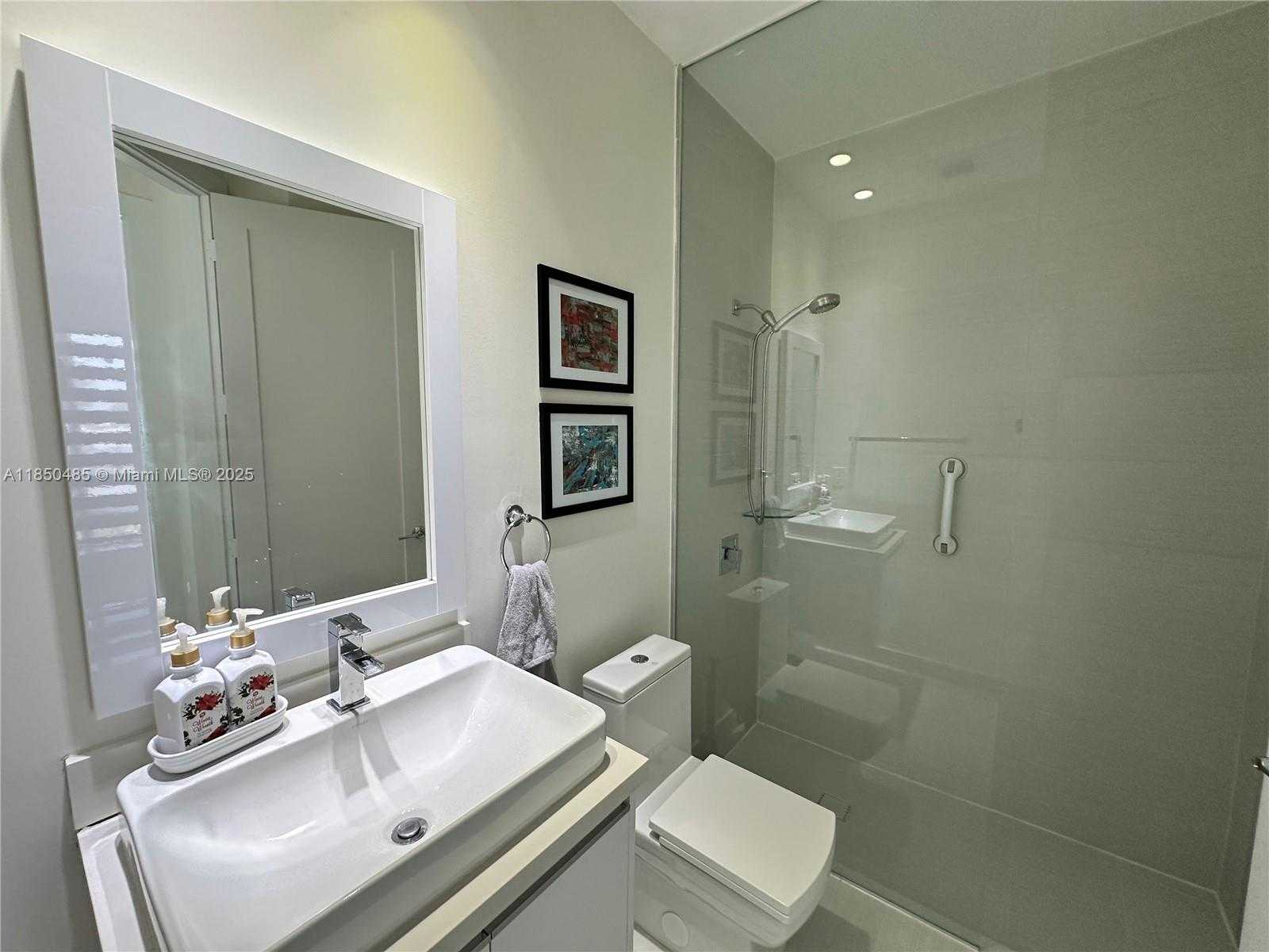 Small Image of 10362 NORTH WEST 66TH ST, Doral Number 29