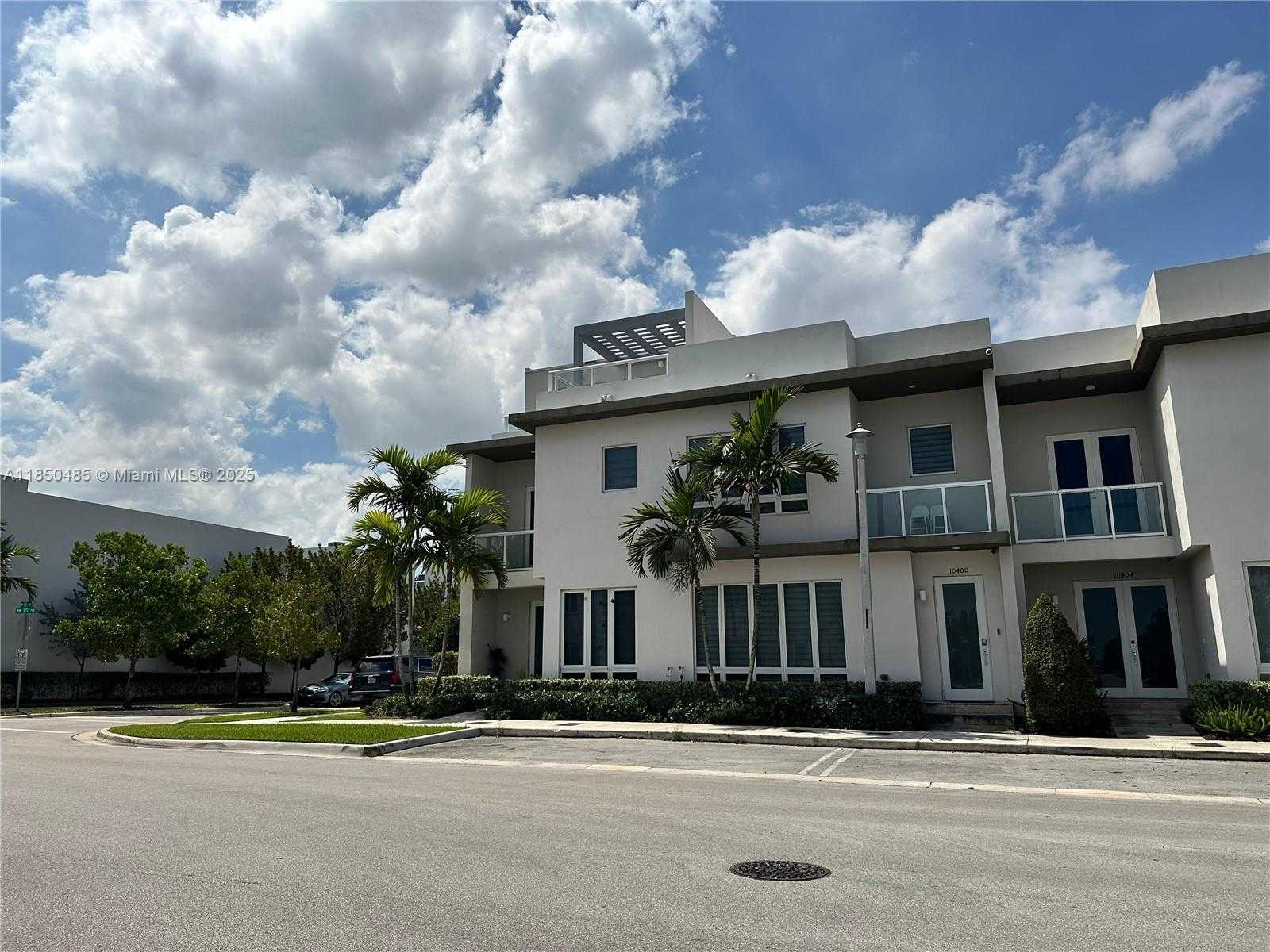 Small Image of 10362 NORTH WEST 66TH ST, Doral Number 3