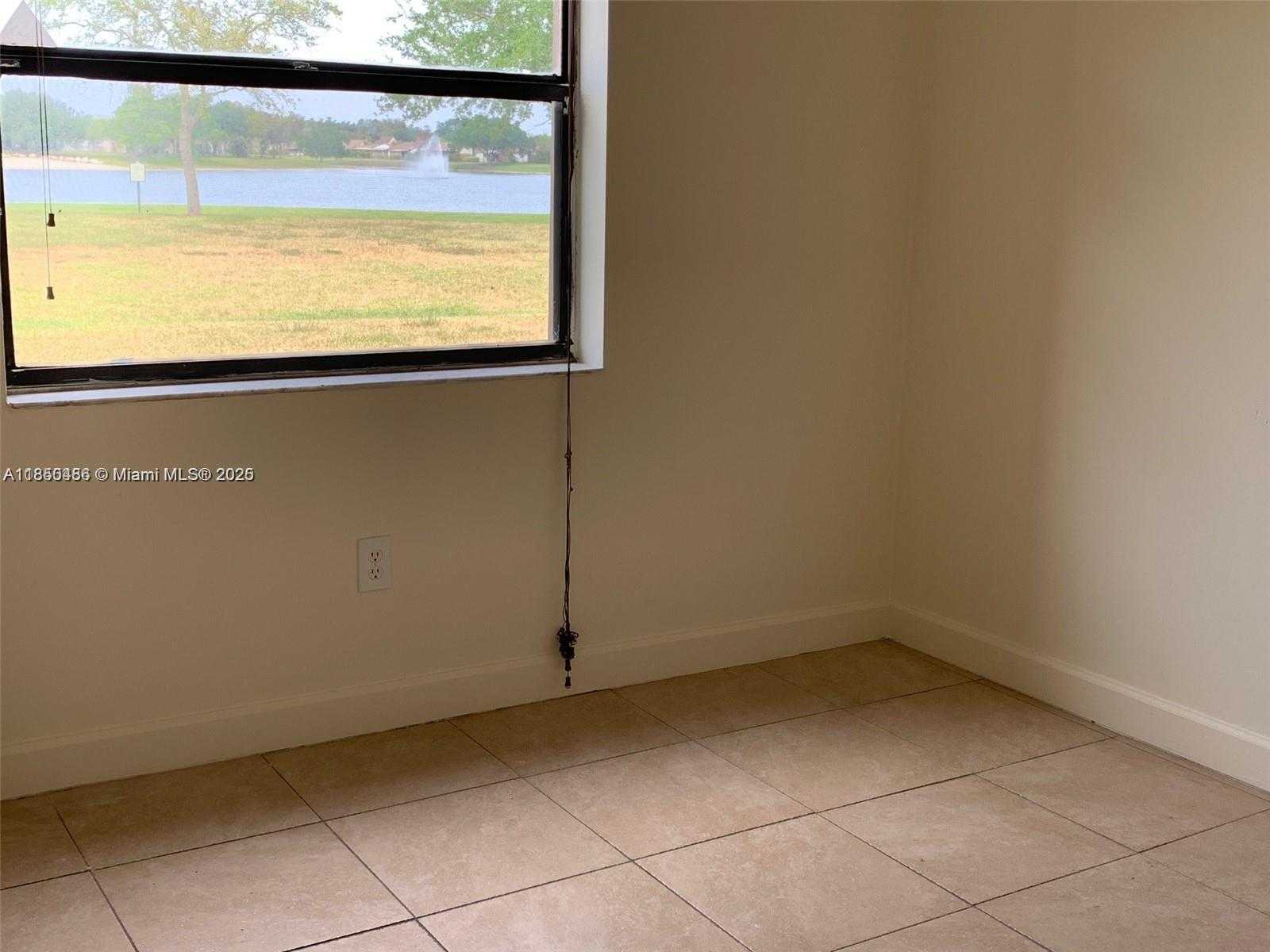 Small Image of 14935 SOUTH WEST 104TH ST #5-104, Miami Number 4