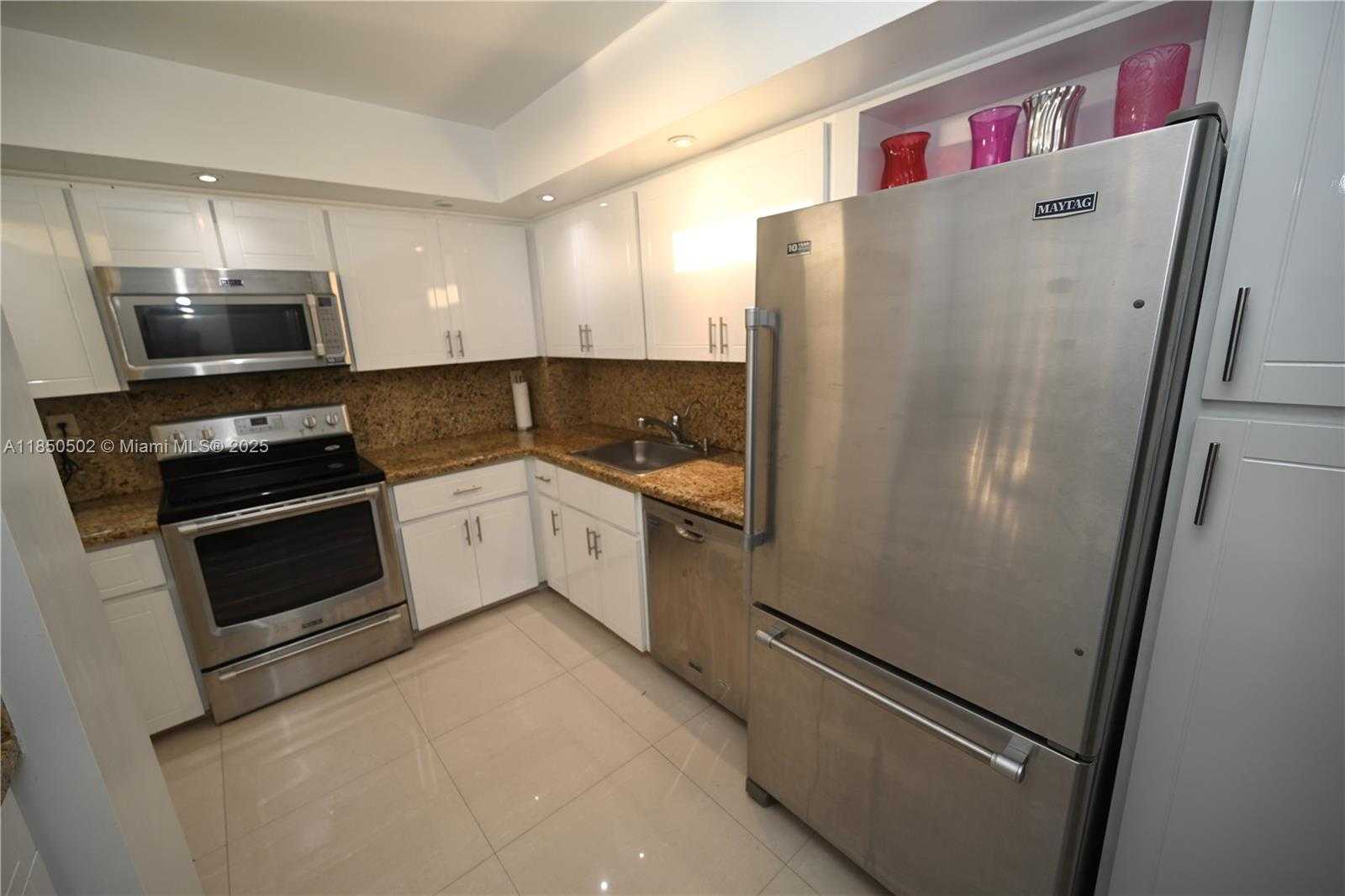 Small Image of 6450 COLLINS AVE #1103, Miami Beach Number 11