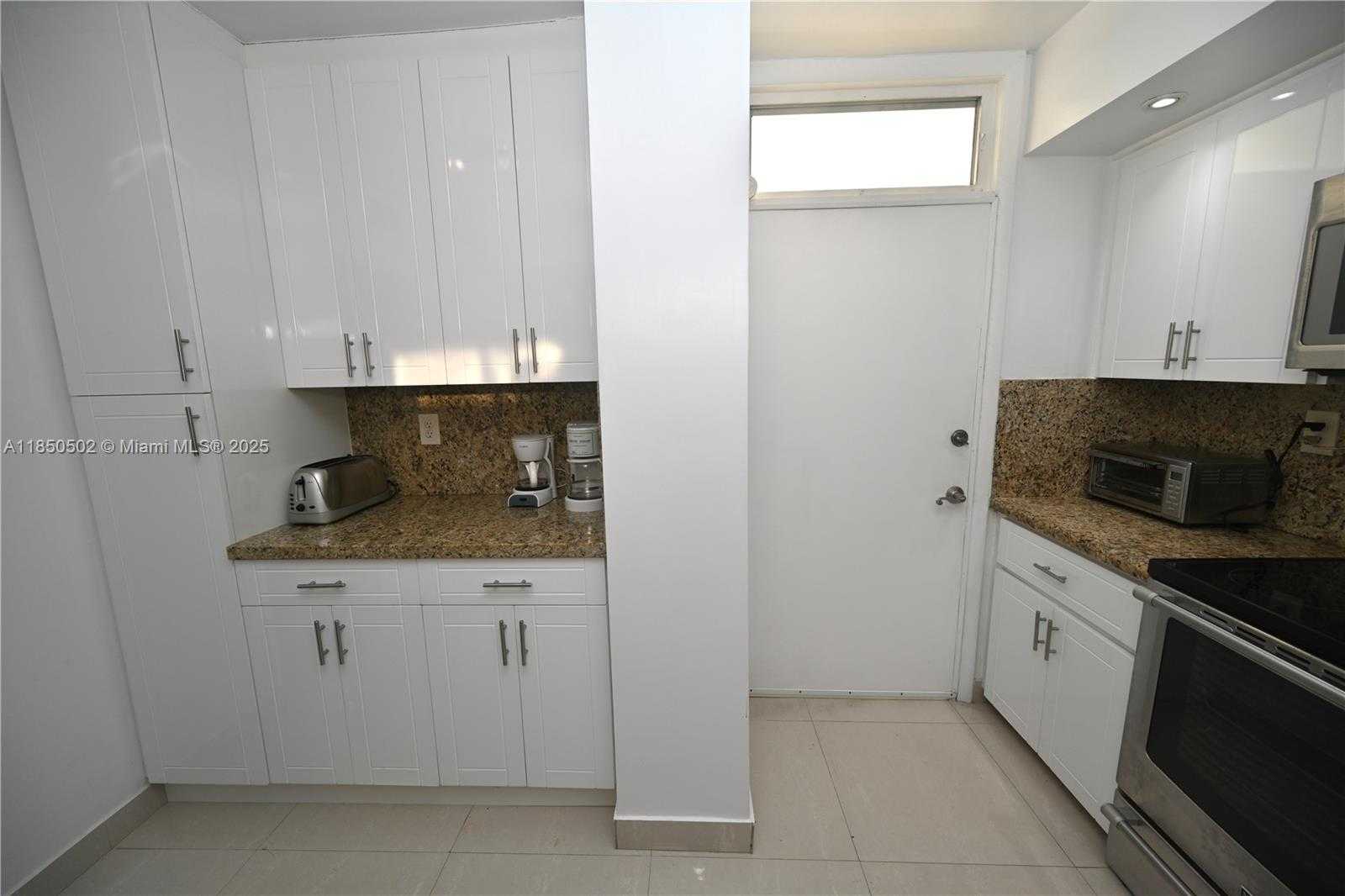 Small Image of 6450 COLLINS AVE #1103, Miami Beach Number 13