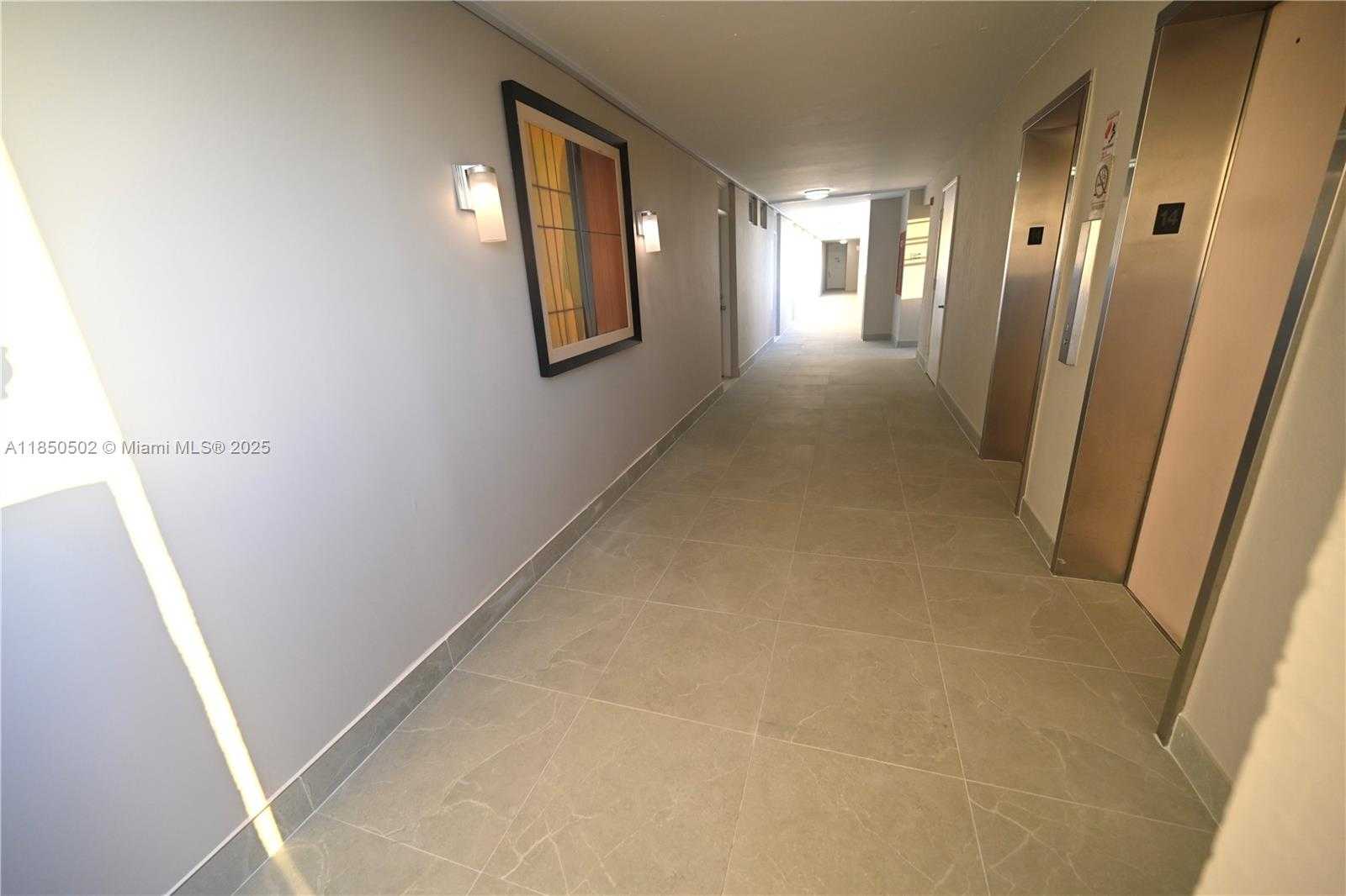 Small Image of 6450 COLLINS AVE #1103, Miami Beach Number 21