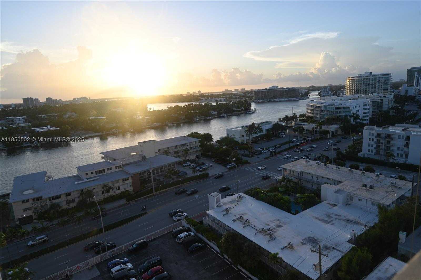 Small Image of 6450 COLLINS AVE #1103, Miami Beach Number 22