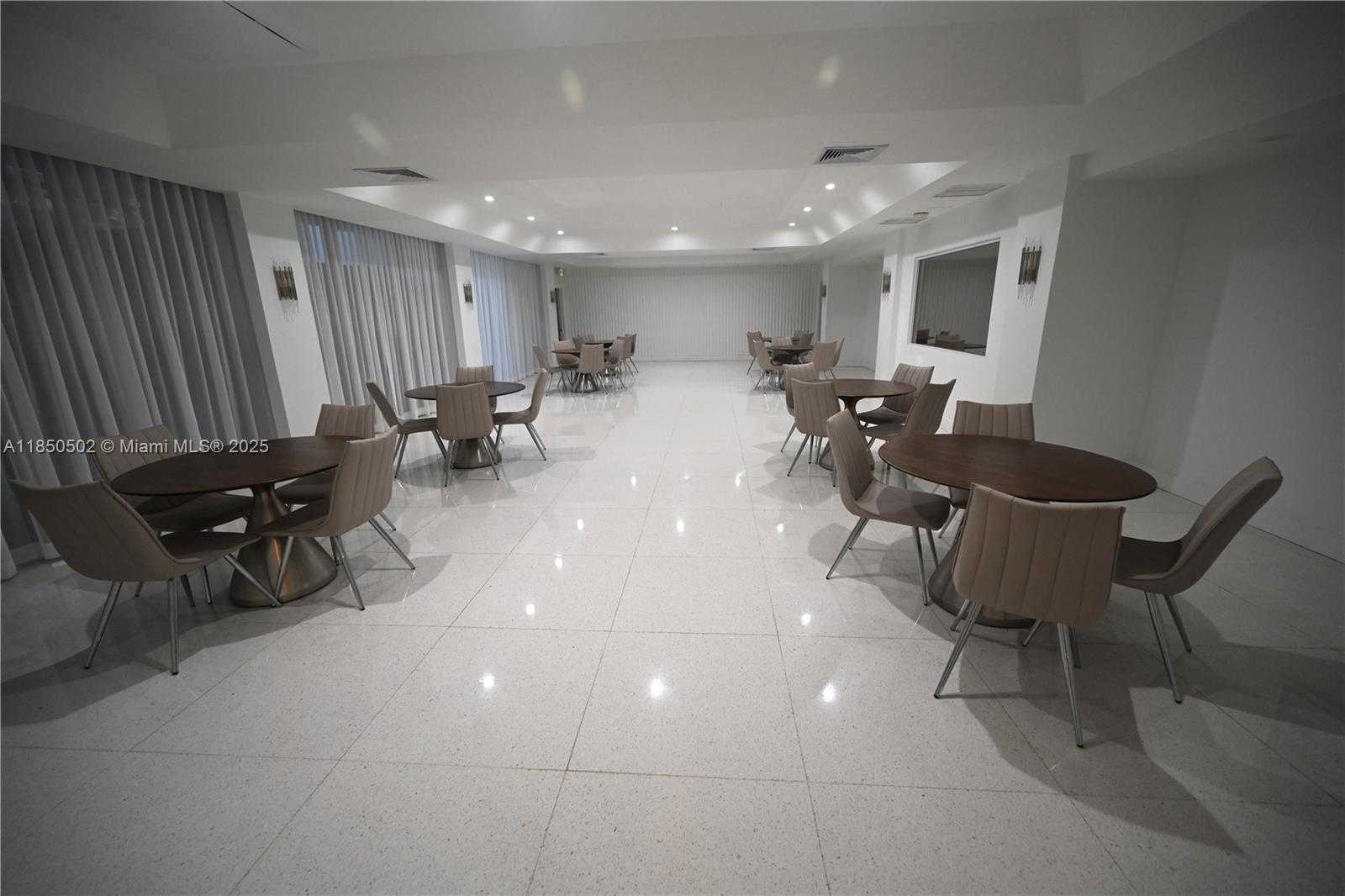 Small Image of 6450 COLLINS AVE #1103, Miami Beach Number 23
