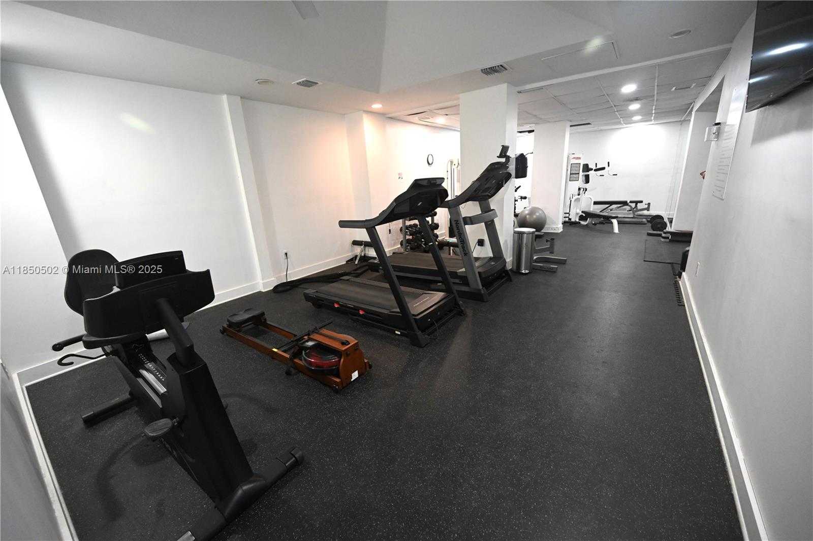 Small Image of 6450 COLLINS AVE #1103, Miami Beach Number 25