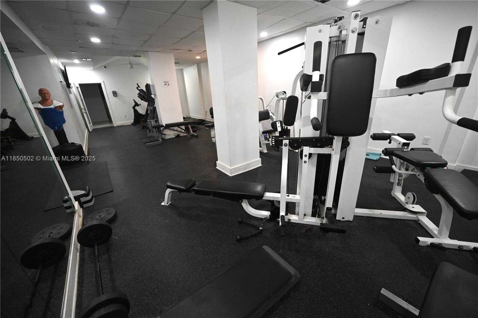 Small Image of 6450 COLLINS AVE #1103, Miami Beach Number 26