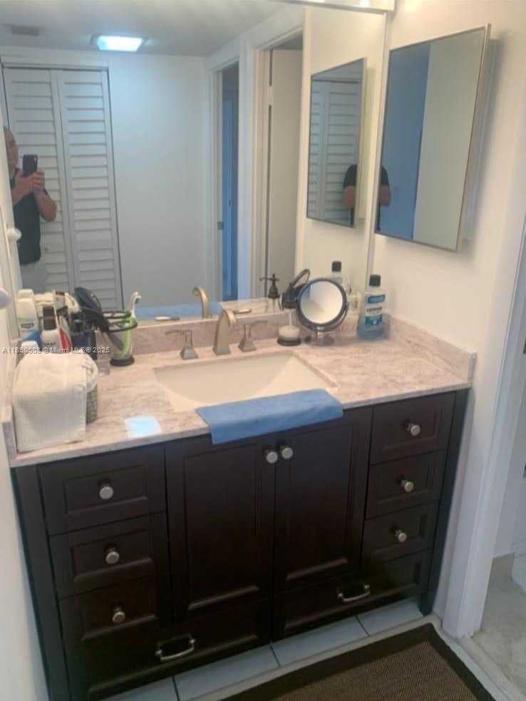 Small Image of 20379 WEST COUNTRY CLUB DR #437, Aventura Number 5