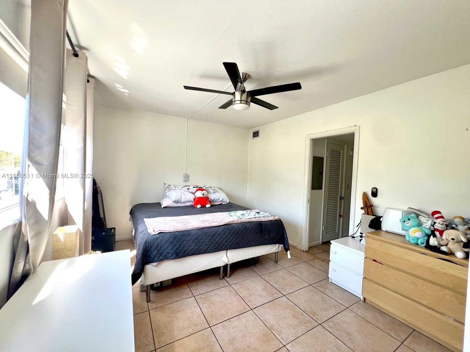 Small Image of 270 LAYNE BLVD #208, Hallandale Beach Number 17